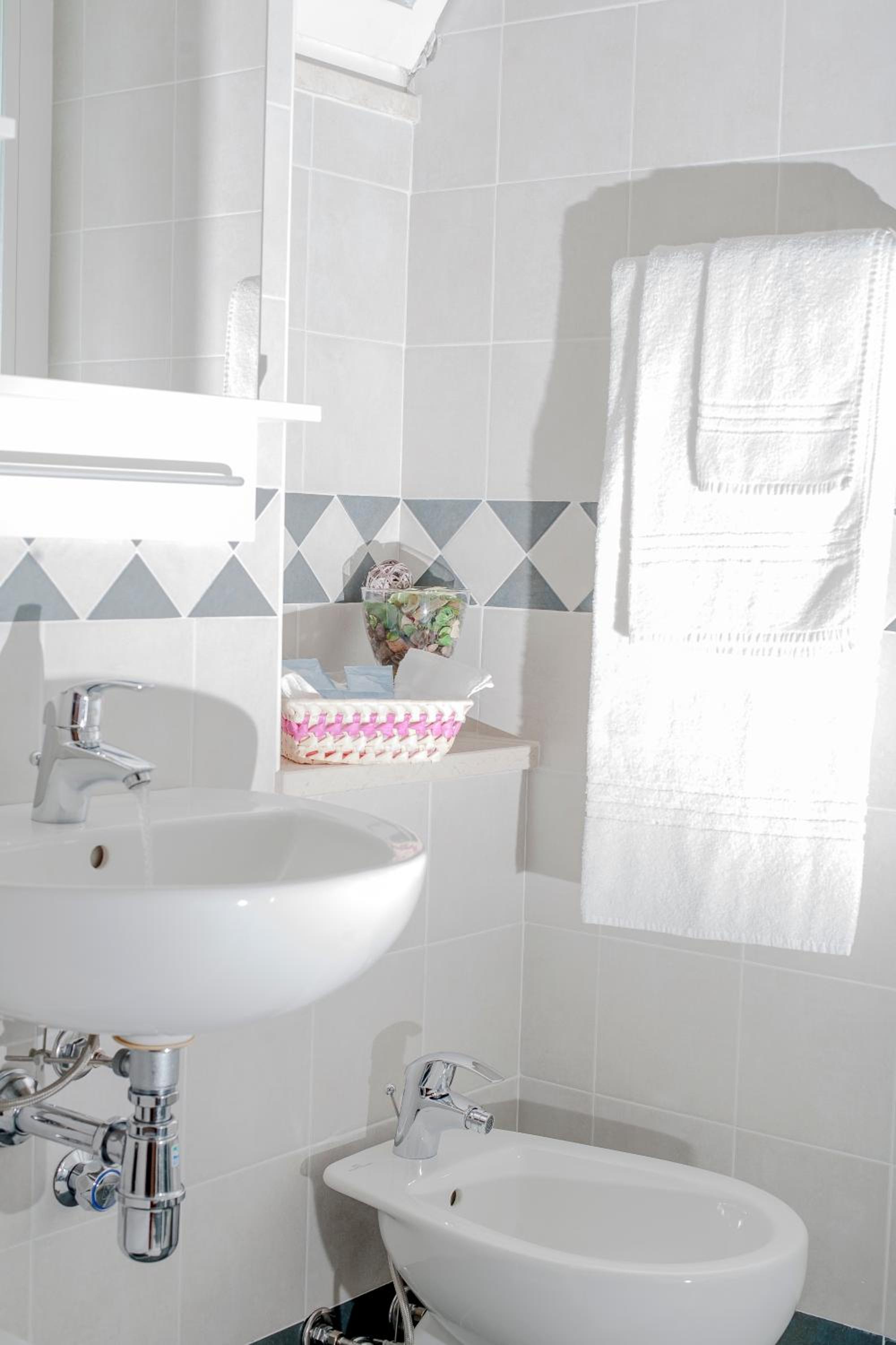 Double Room - Photo 3