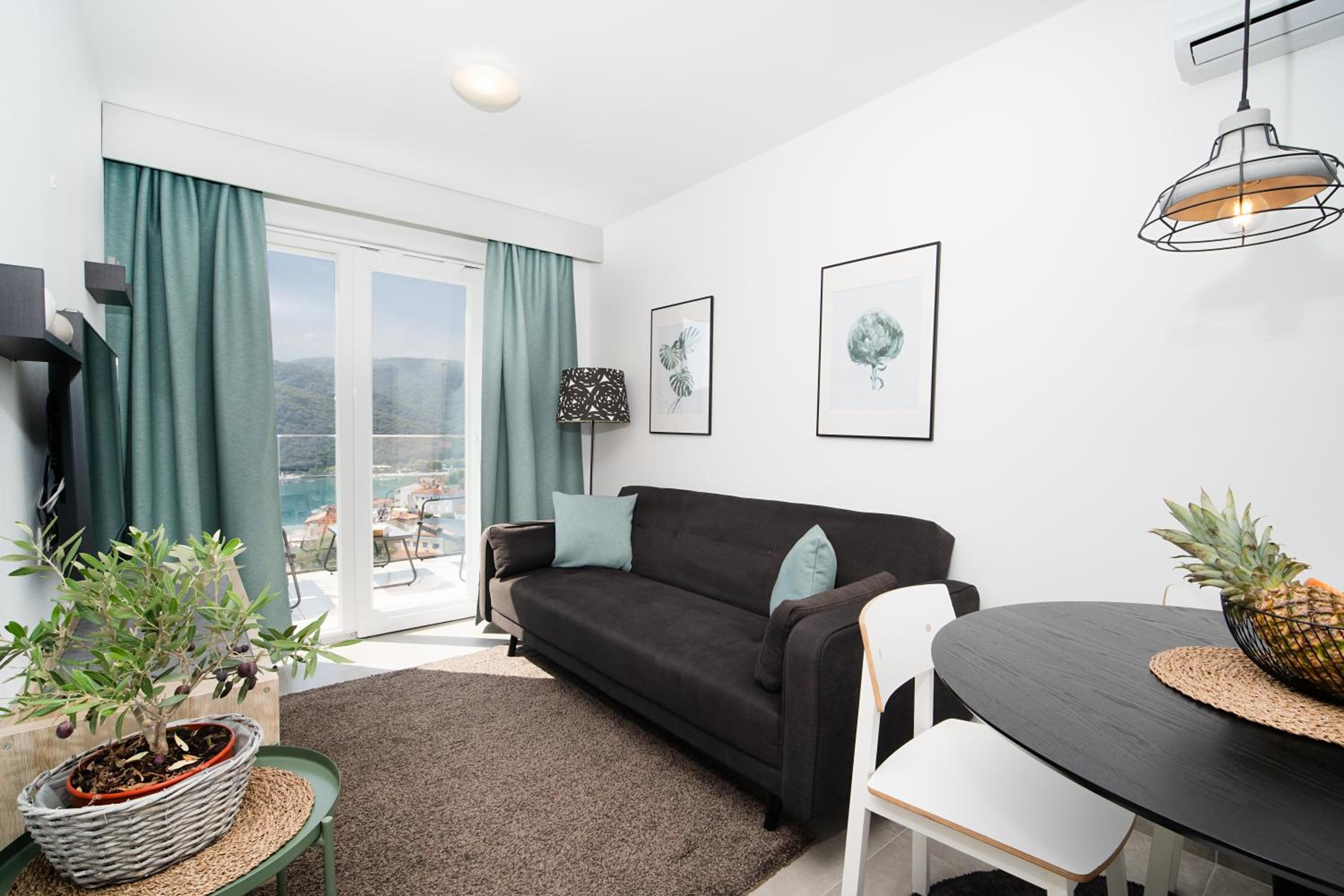 Apartment with Sea View