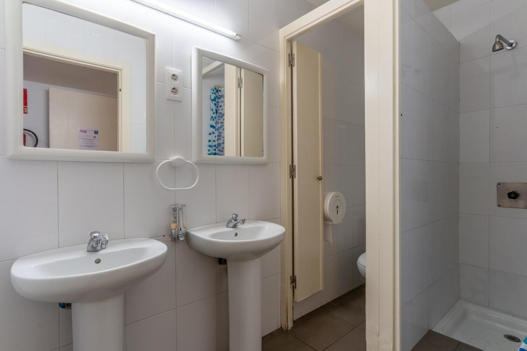 Family Room With Private Bathroom photo 3