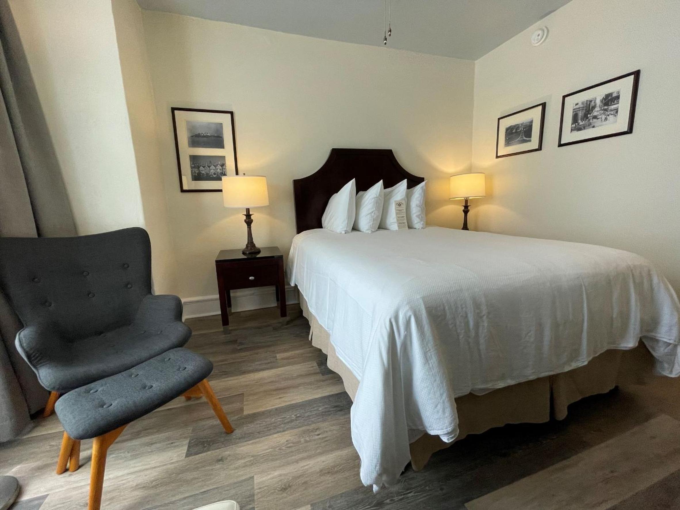 Queen Room - Photo 3