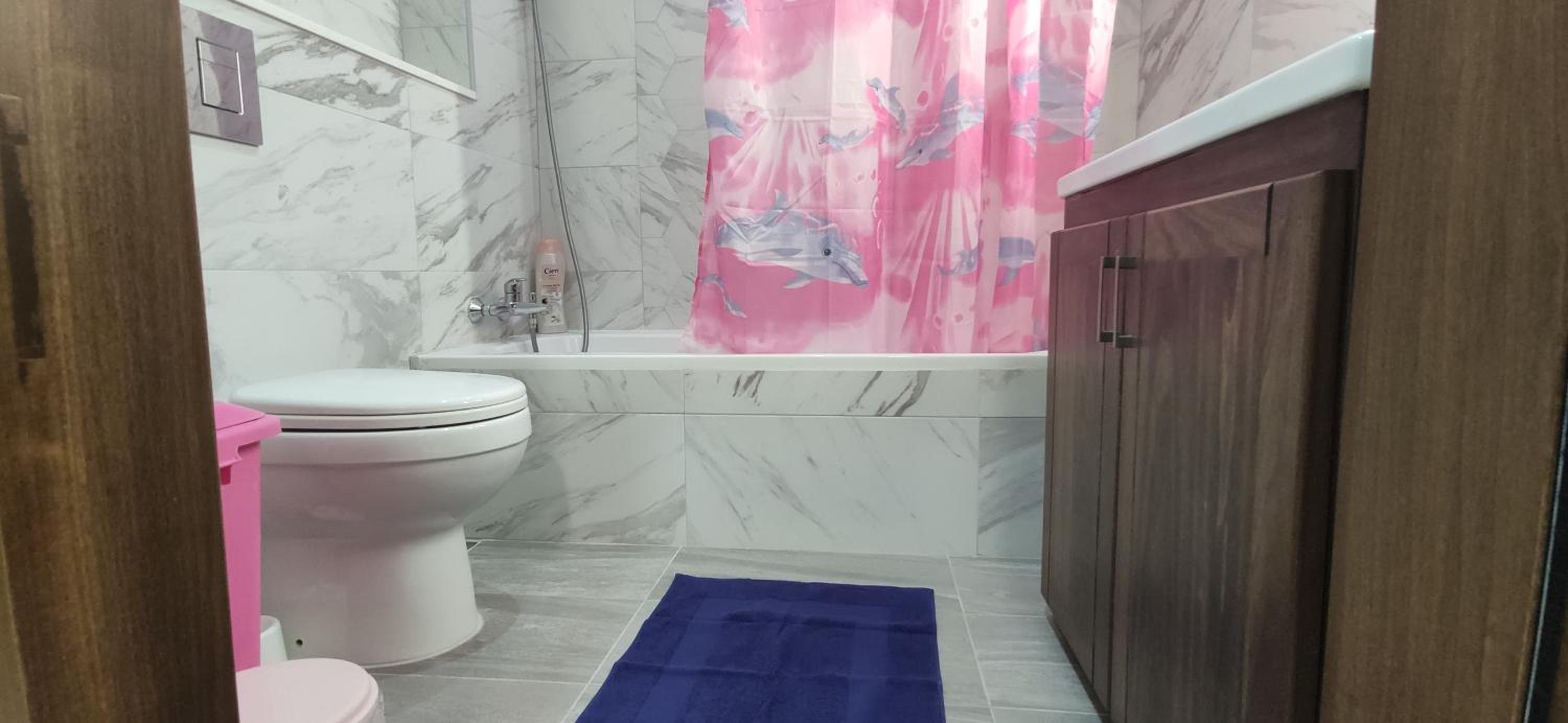 One-Bedroom Apartment - Photo 2