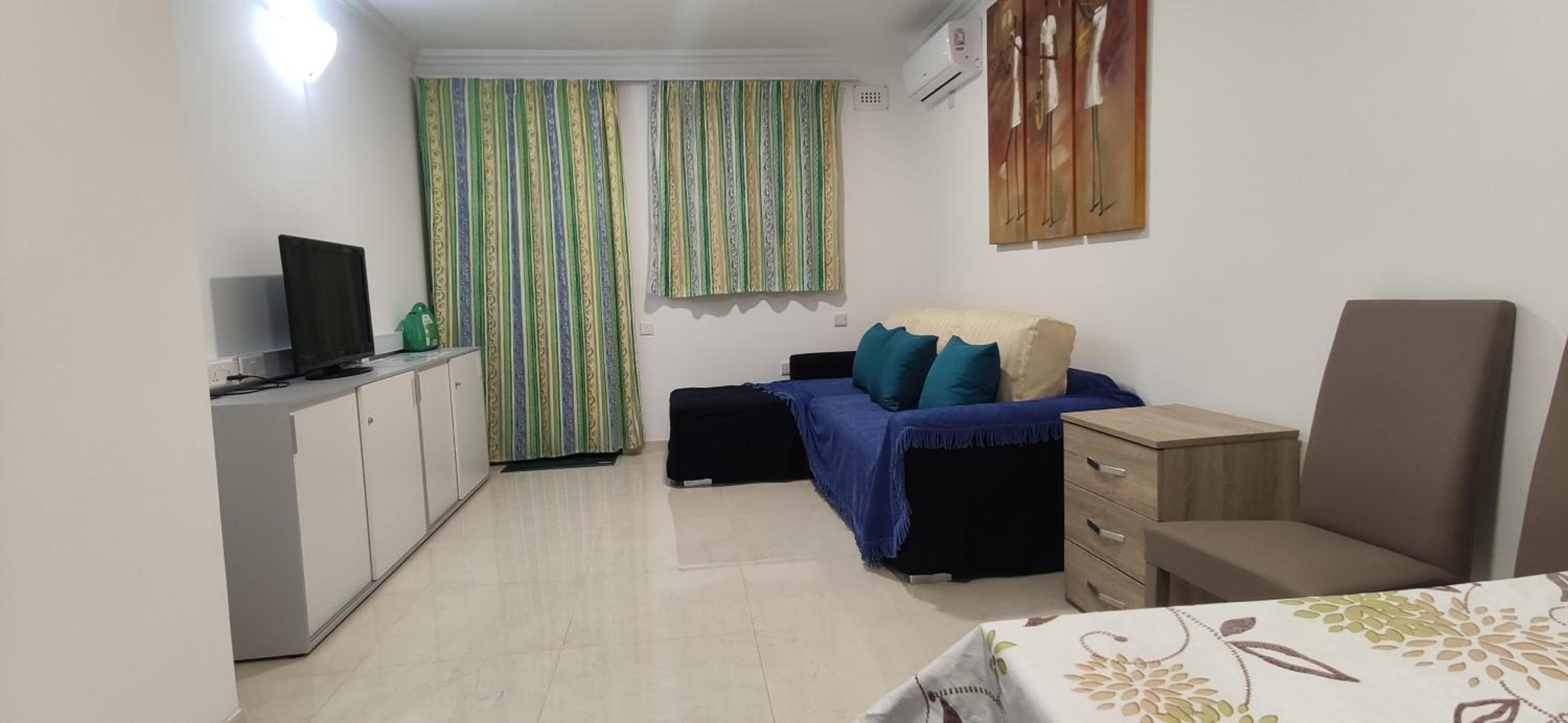One-Bedroom Apartment - Photo 12