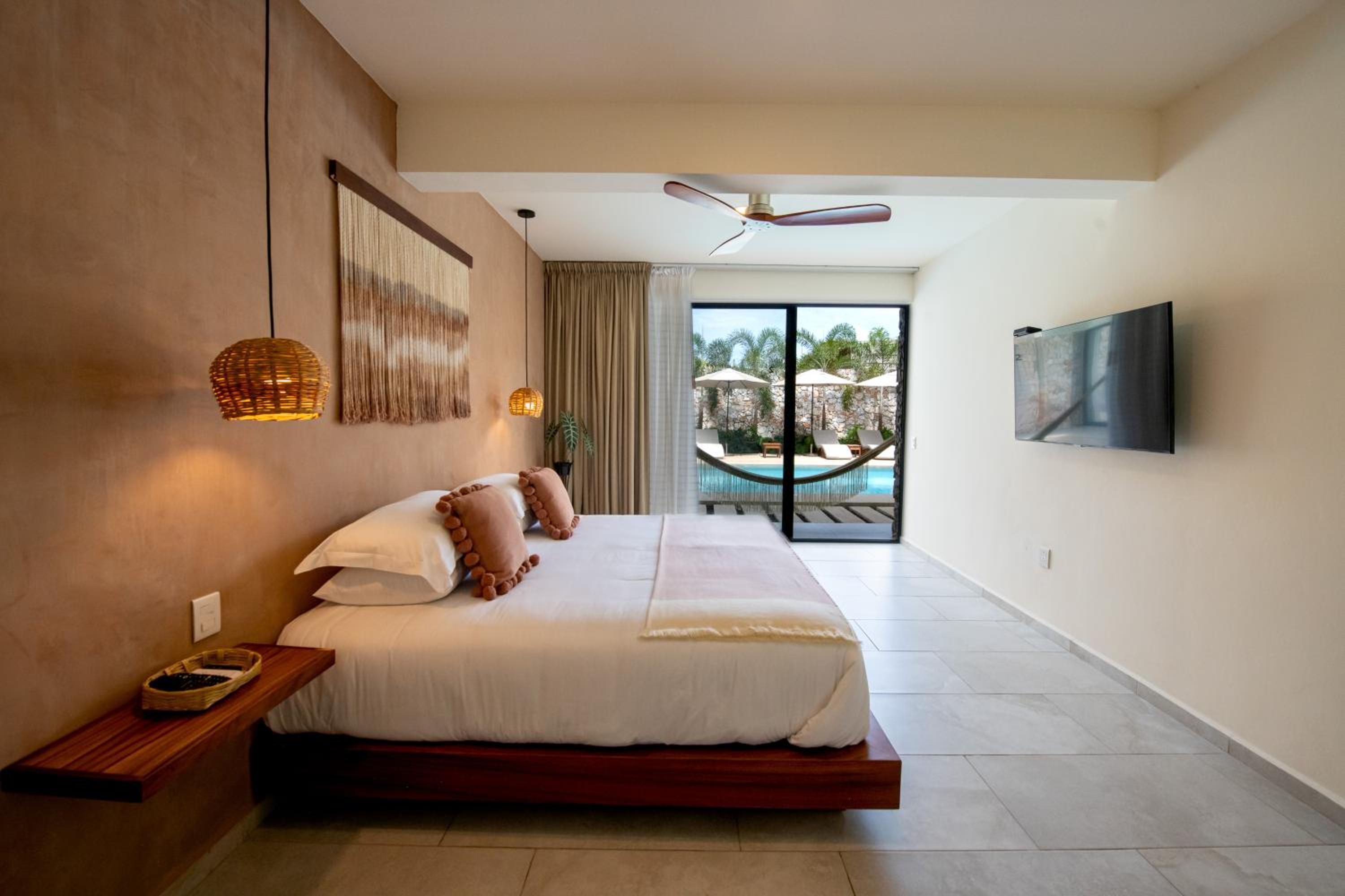 Double Room with Pool View photo 2
