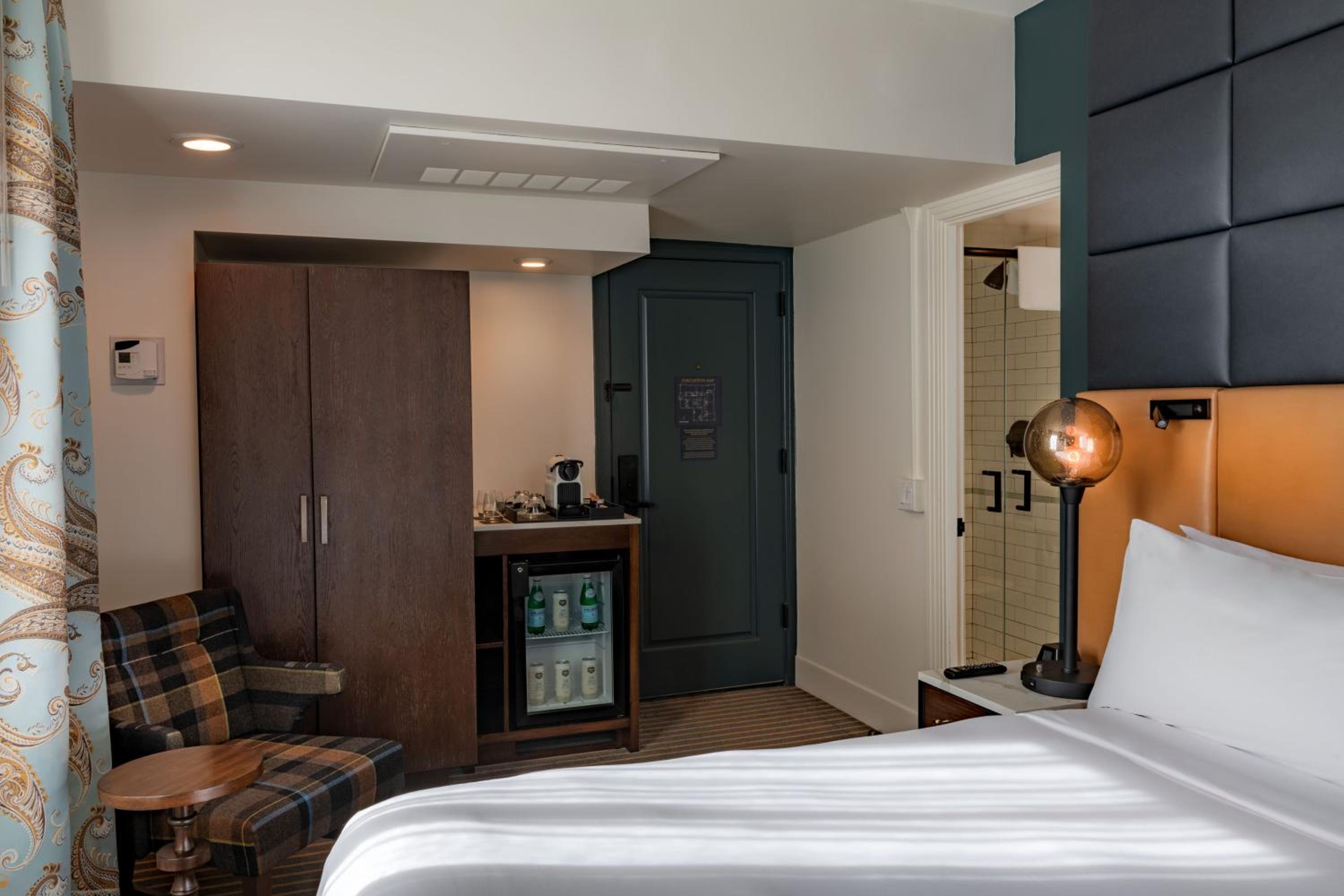 Standard Queen Room - Photo 1