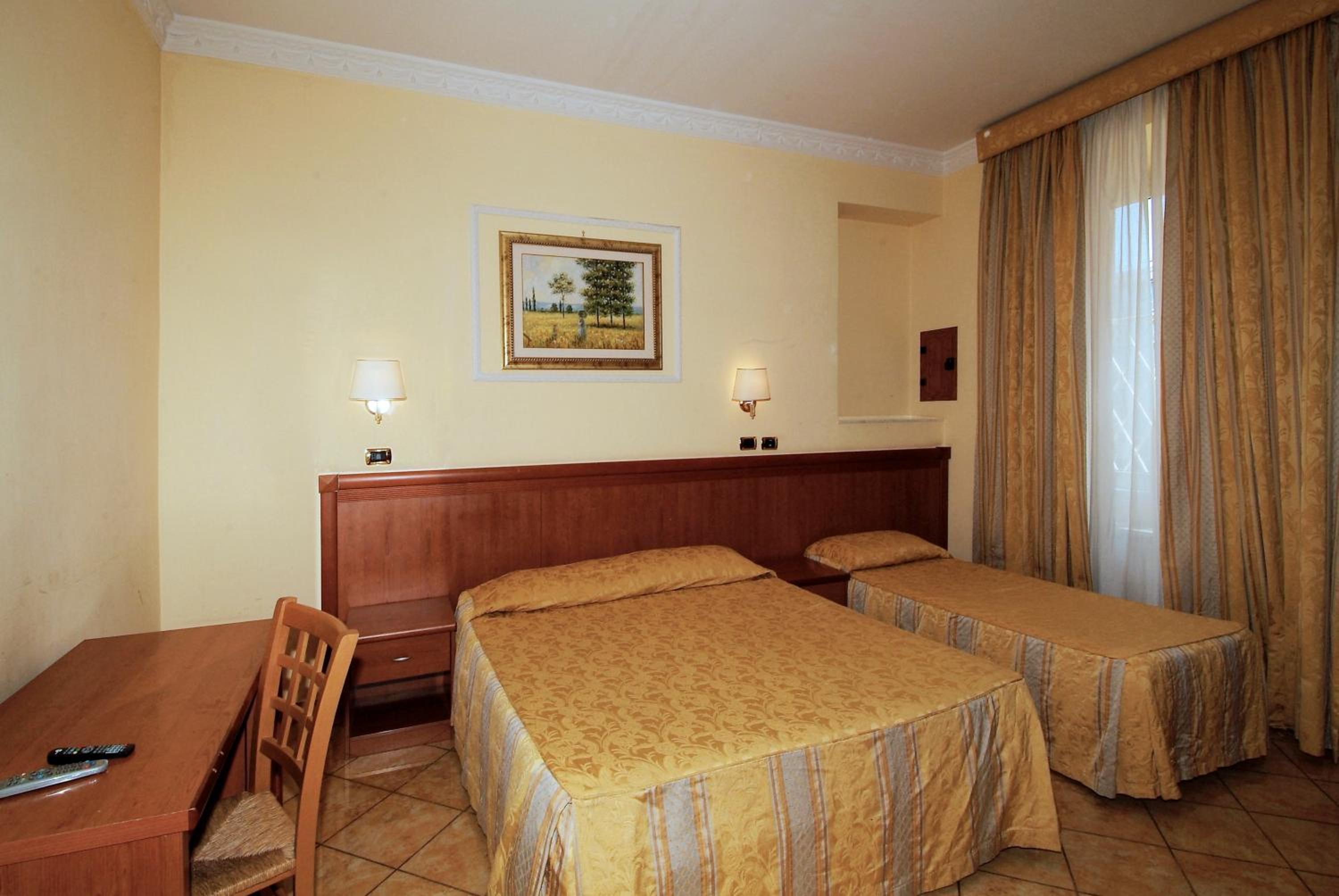 Large Triple Room
