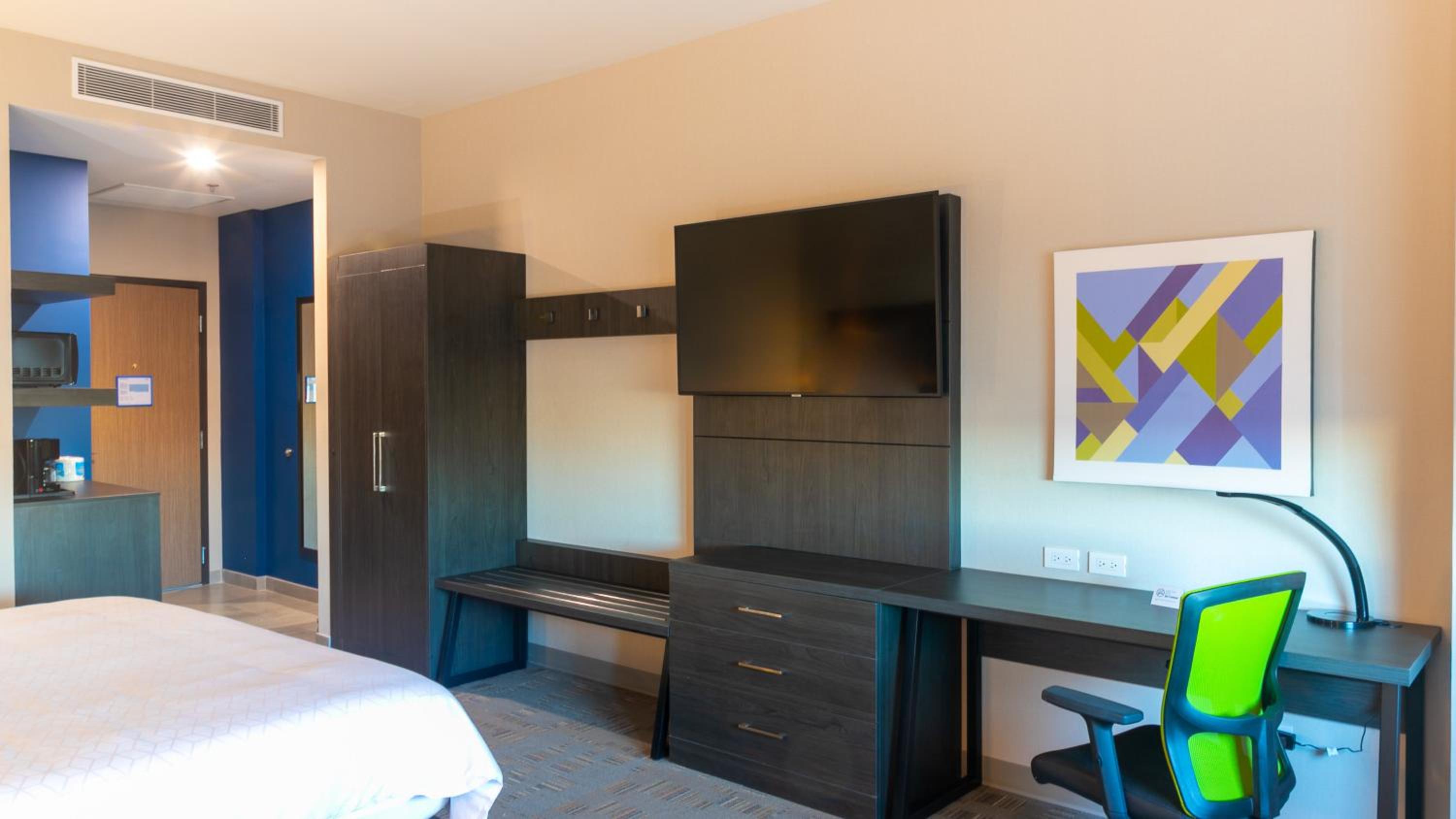 Standard King Room - Photo 4