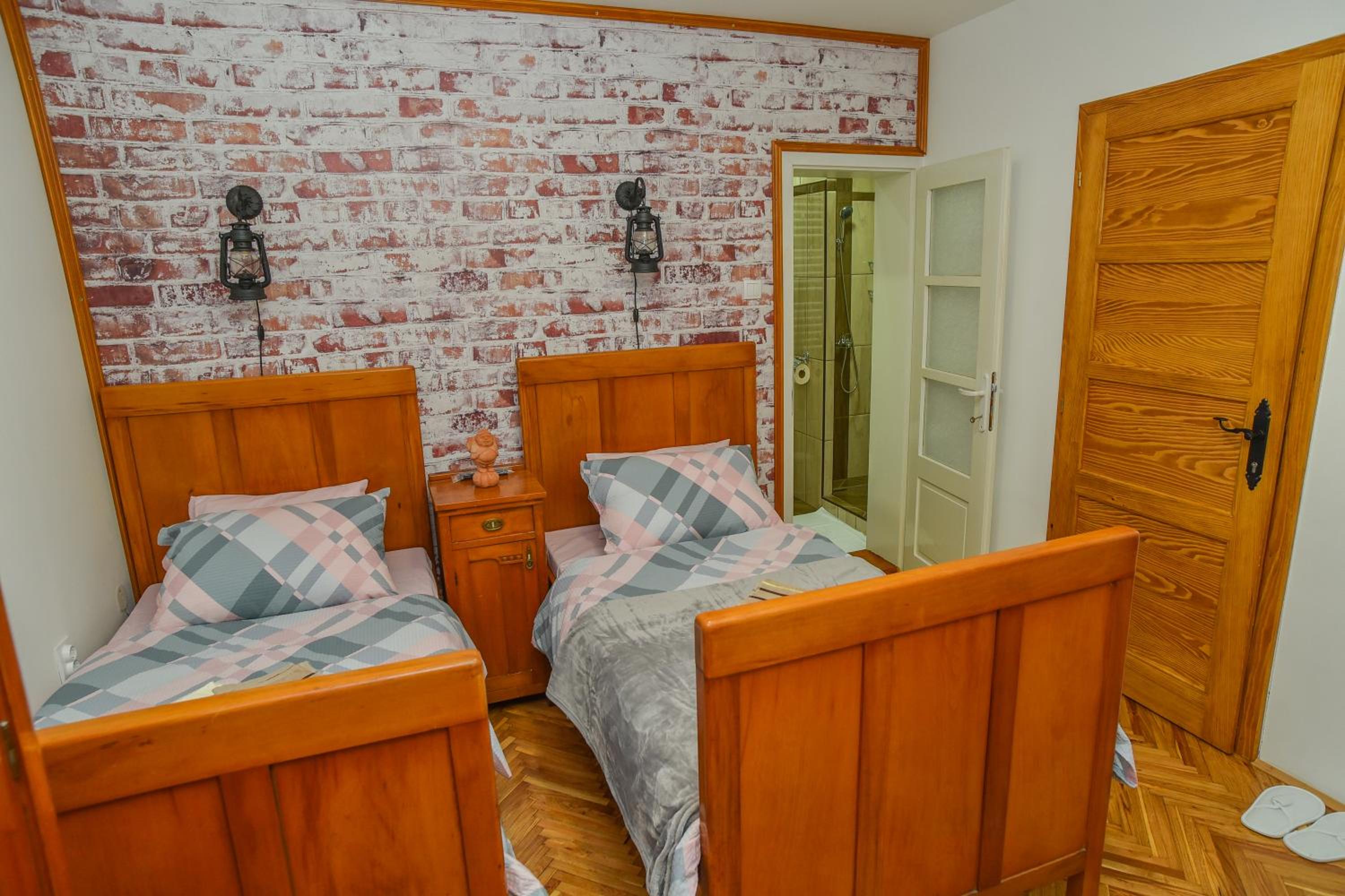 Double or Twin Room with Bathroom photo 1