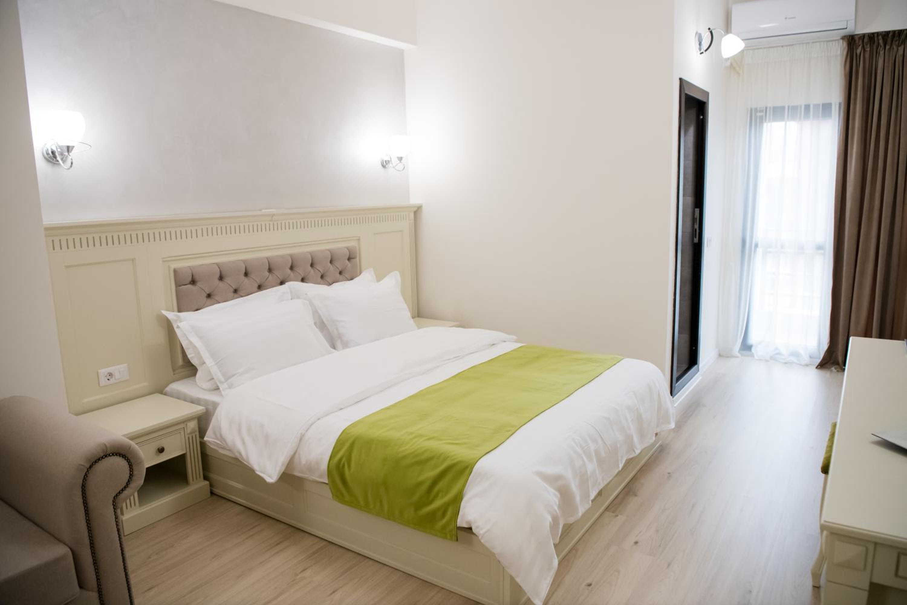 Superior King Room - Photo 51