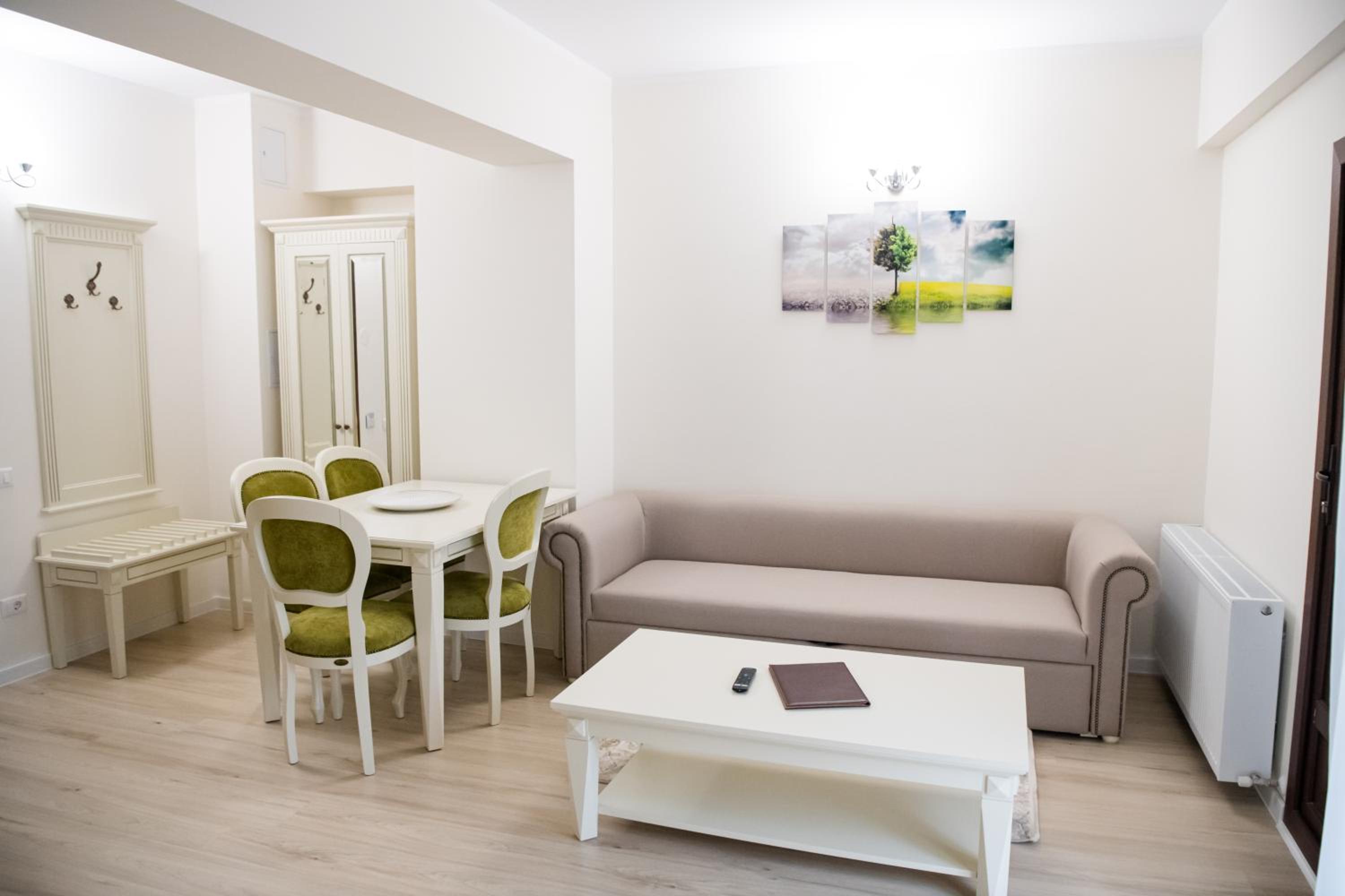 Apartment with Terrace - Photo 1