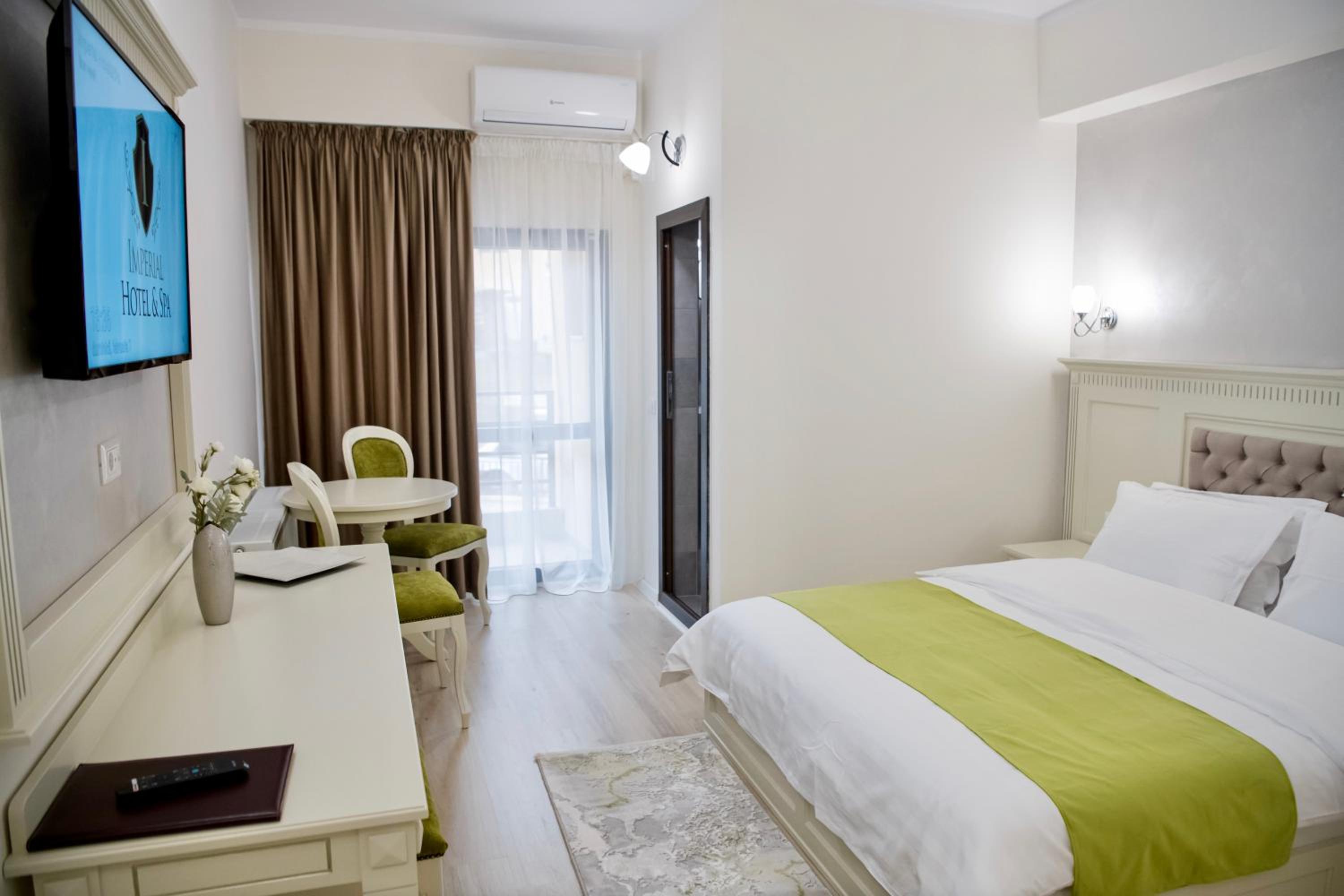 Deluxe Double Room - Photo 32