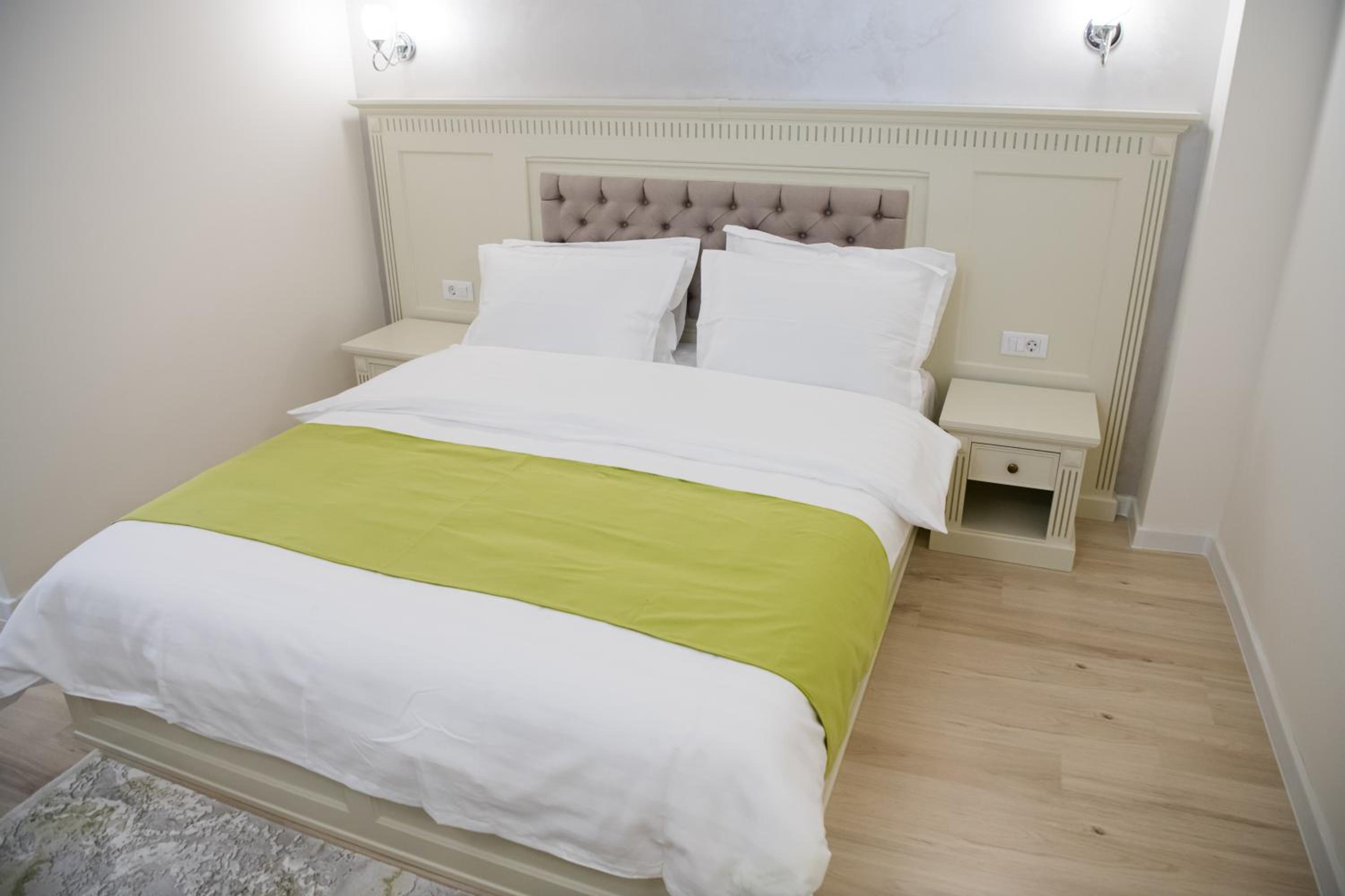 Deluxe Double Room - Photo 34