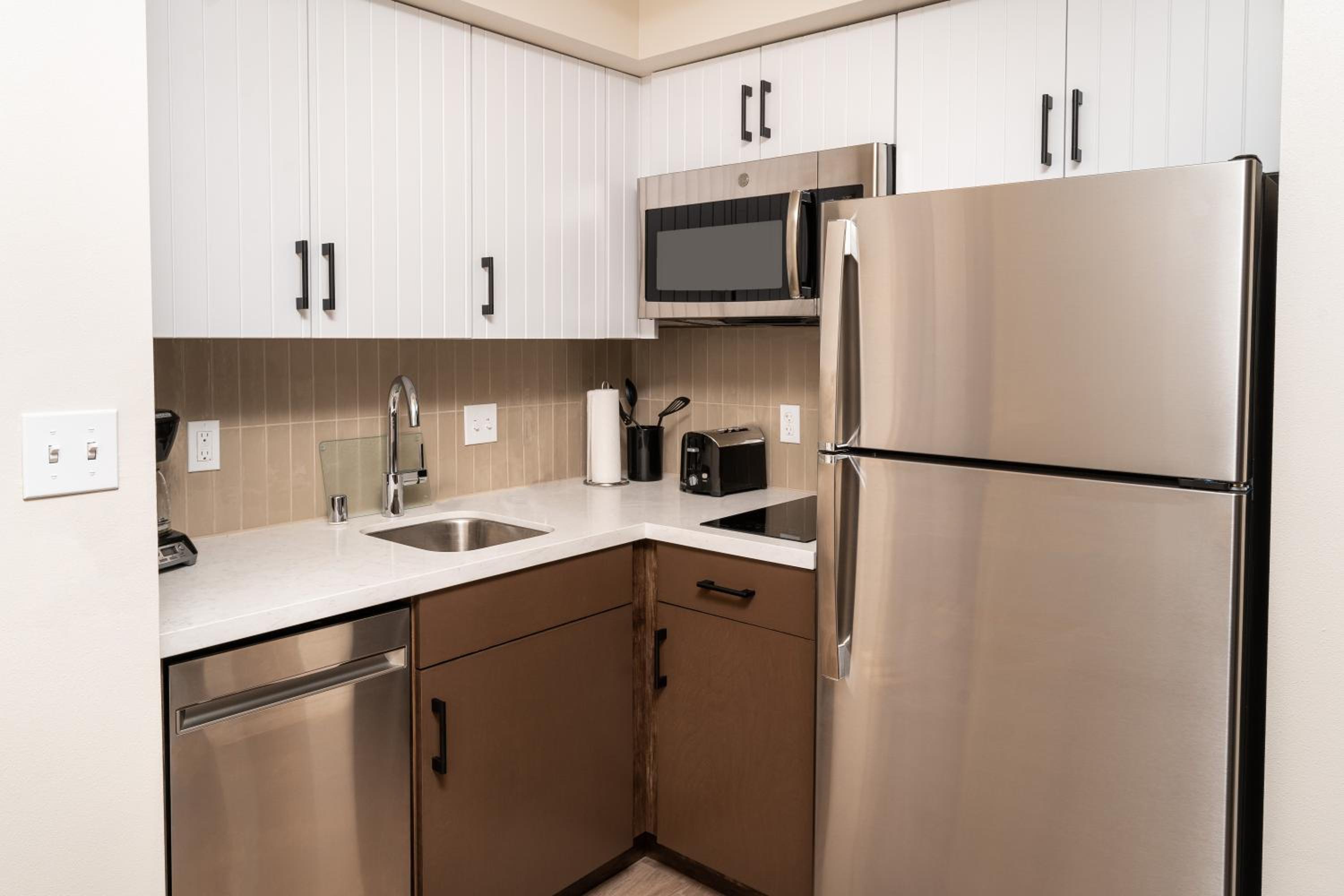 King Studio Suite - Photo 3