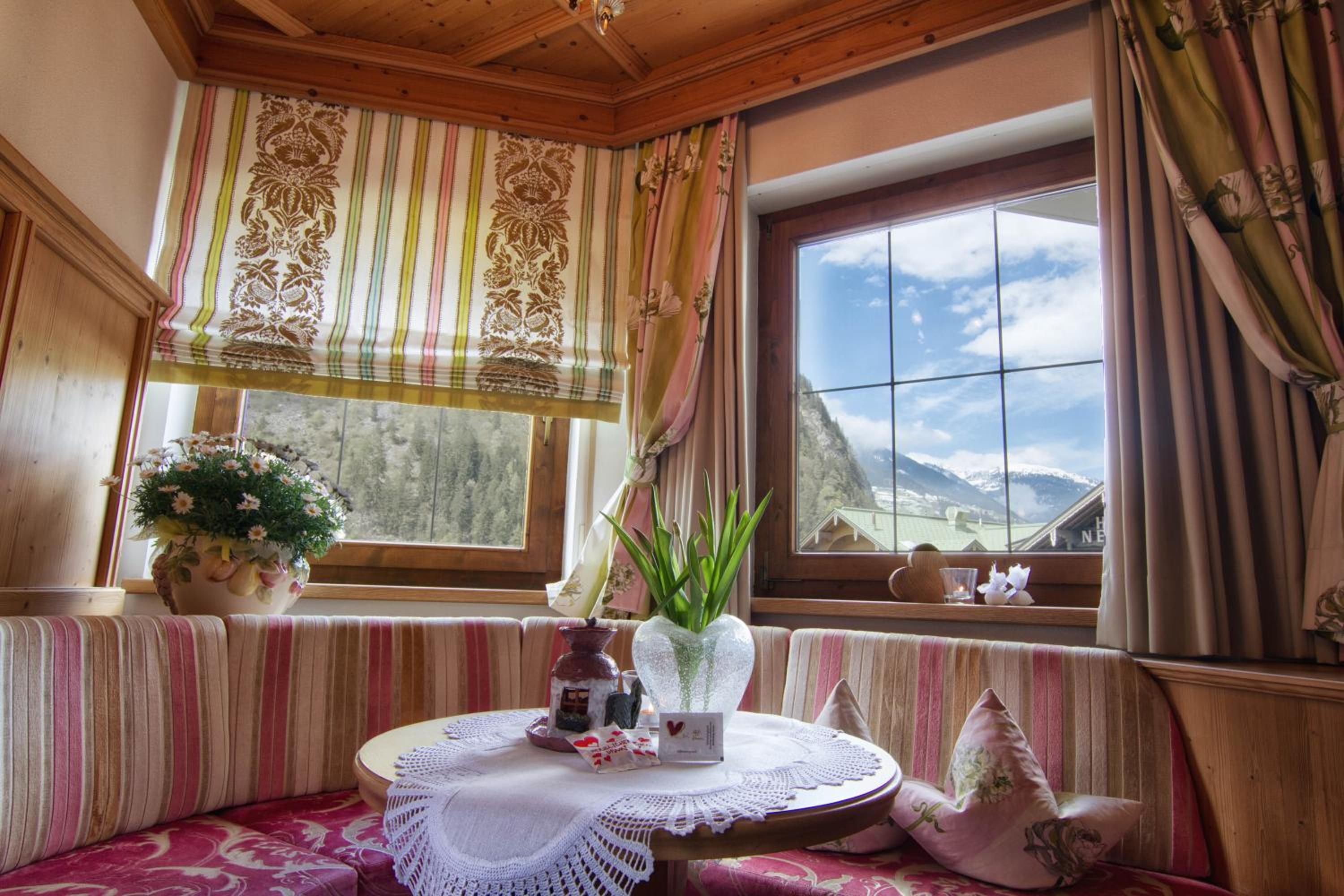 Superior Double Room with Balcony - Photo 12