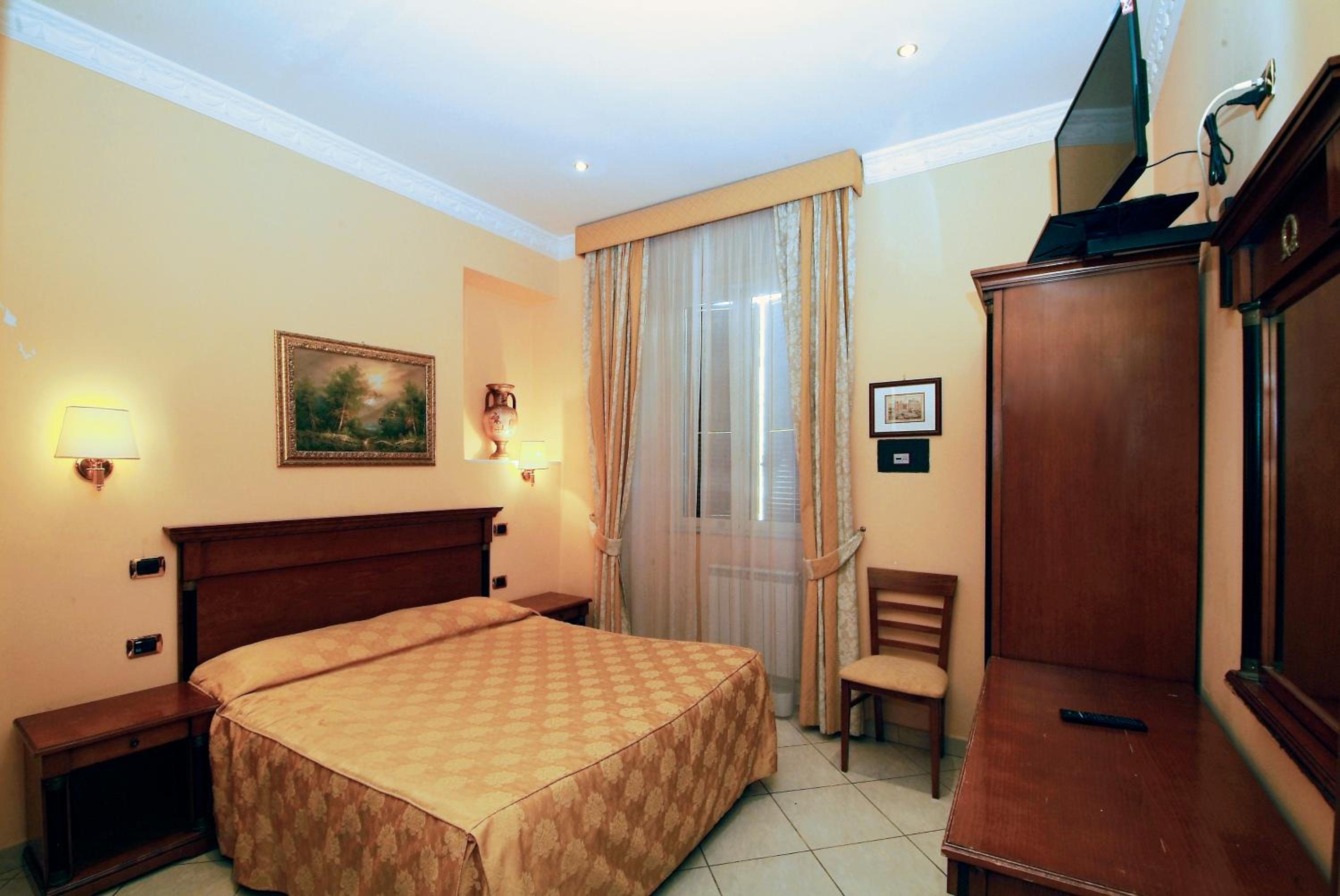 Large Double Room photo 3