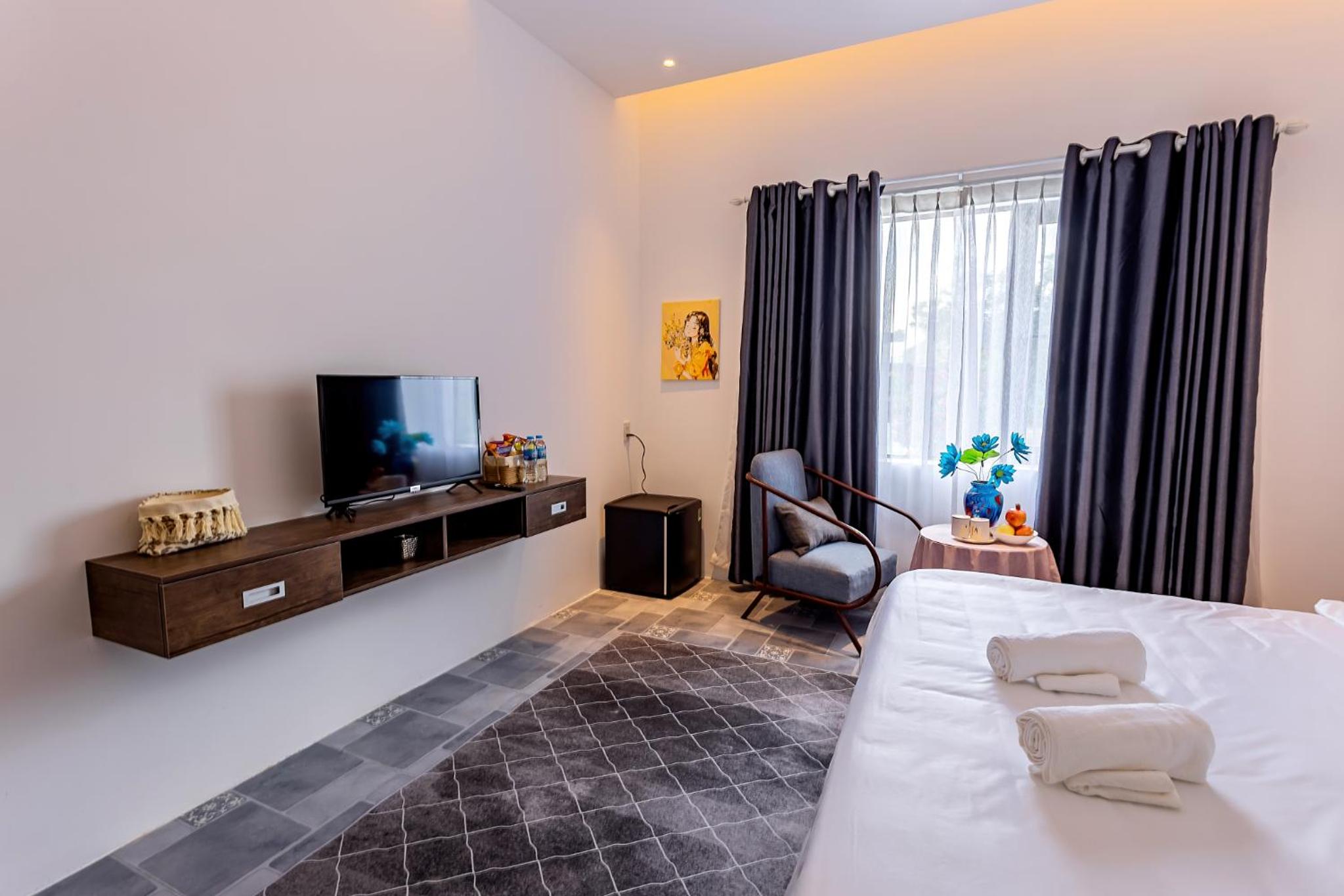 King Room with Pool View