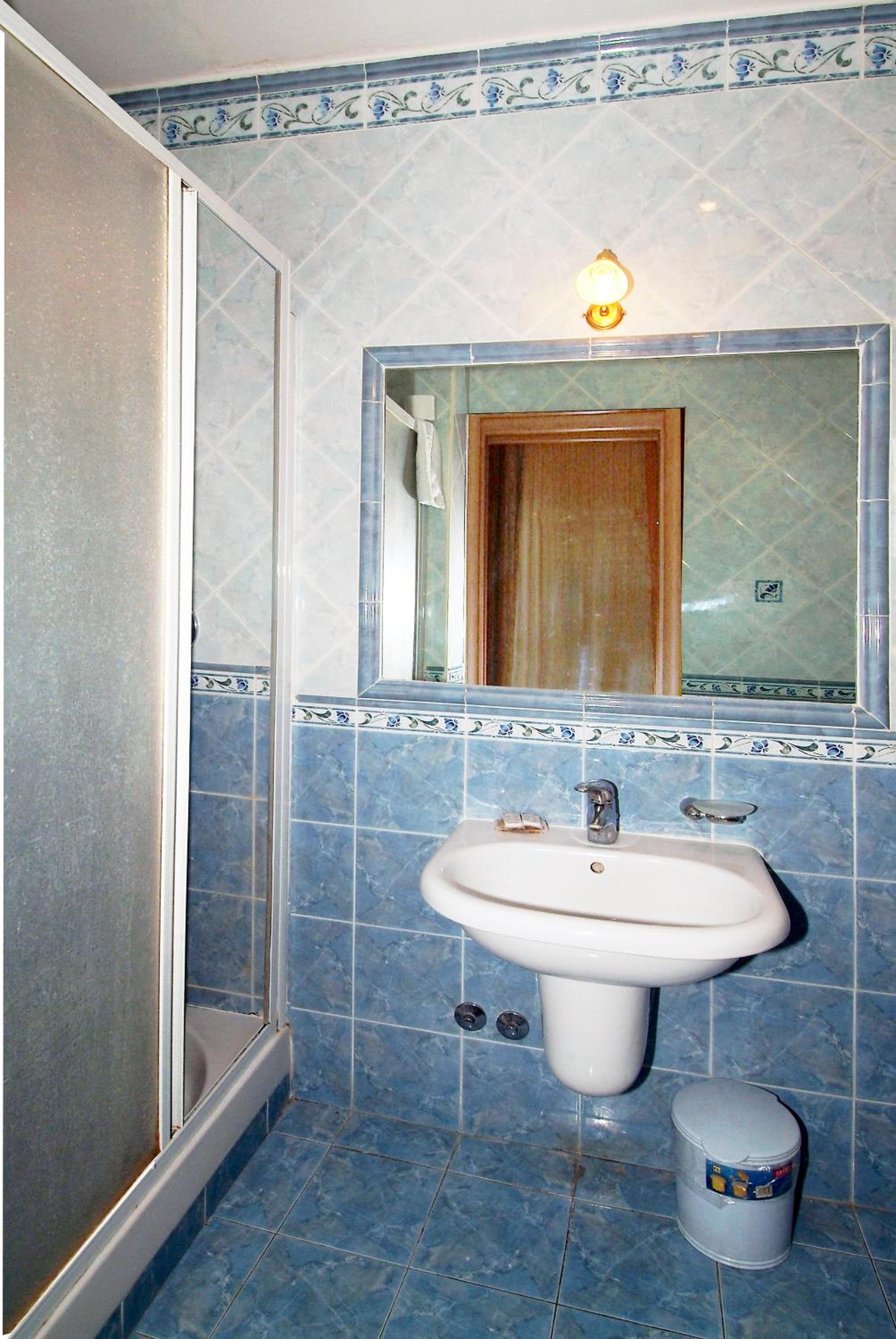 Large Quadruple Room photo 3