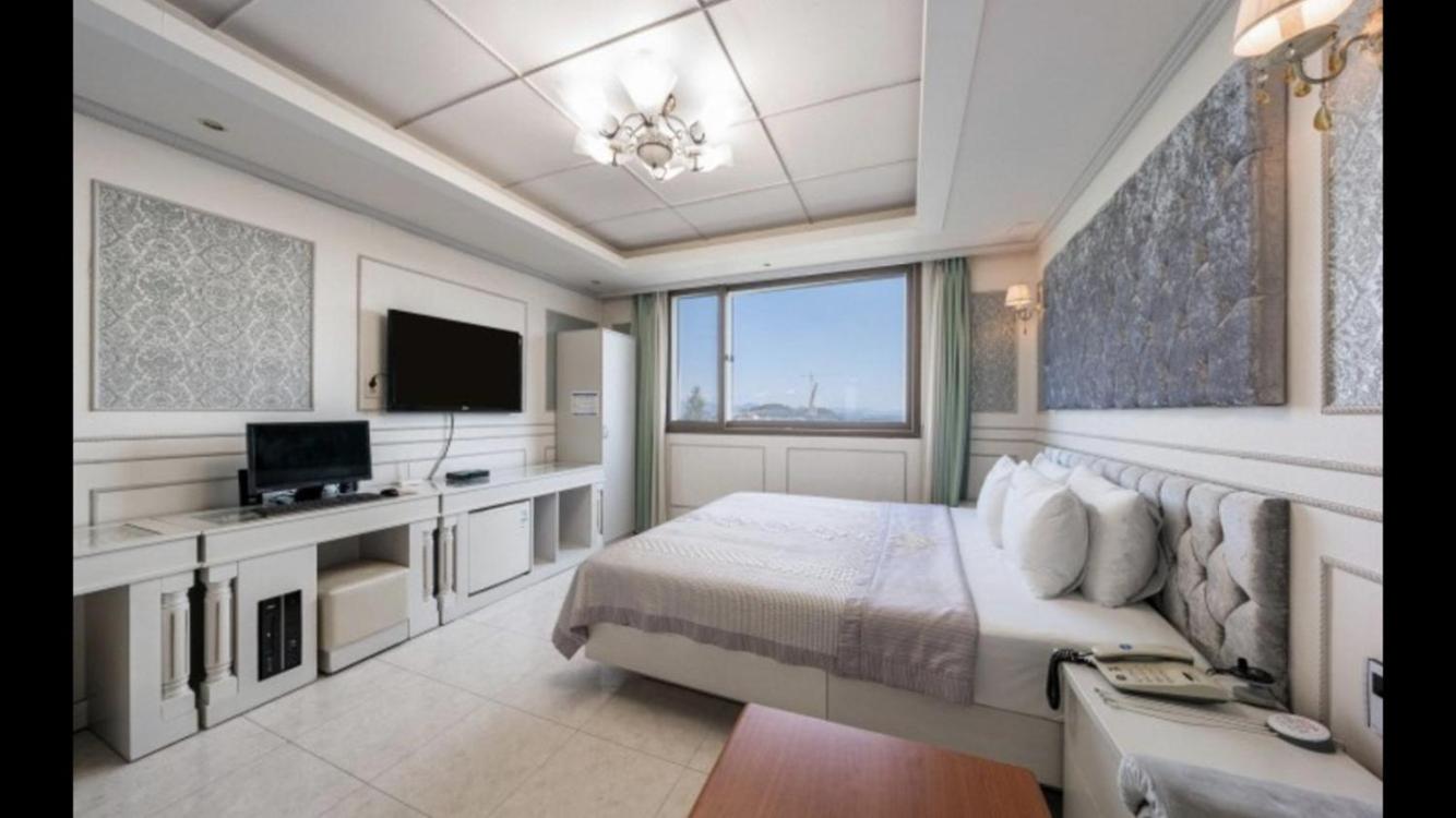 Double Room with Sea View photo 1