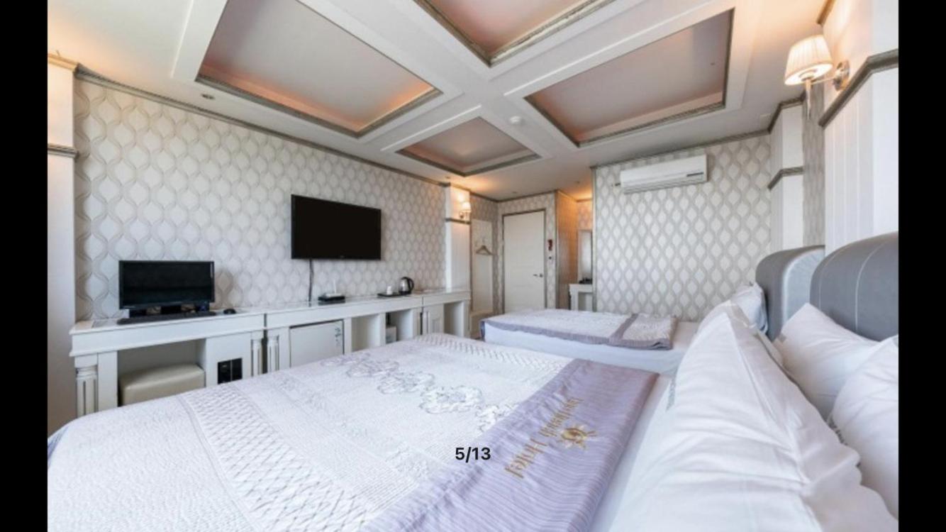 Deluxe Twin Room with Sea View photo 1