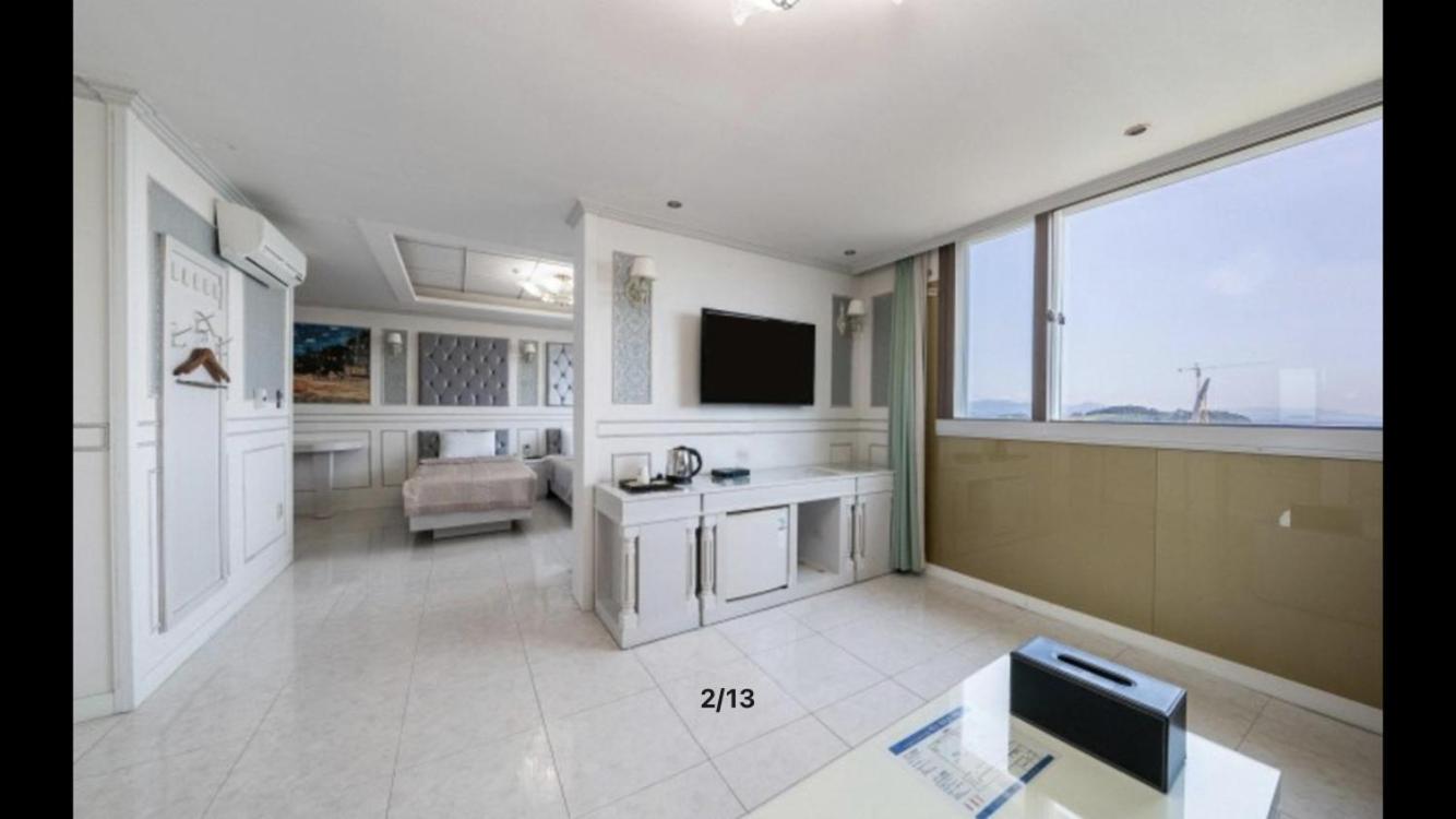 Two-Bedroom Suite photo 2