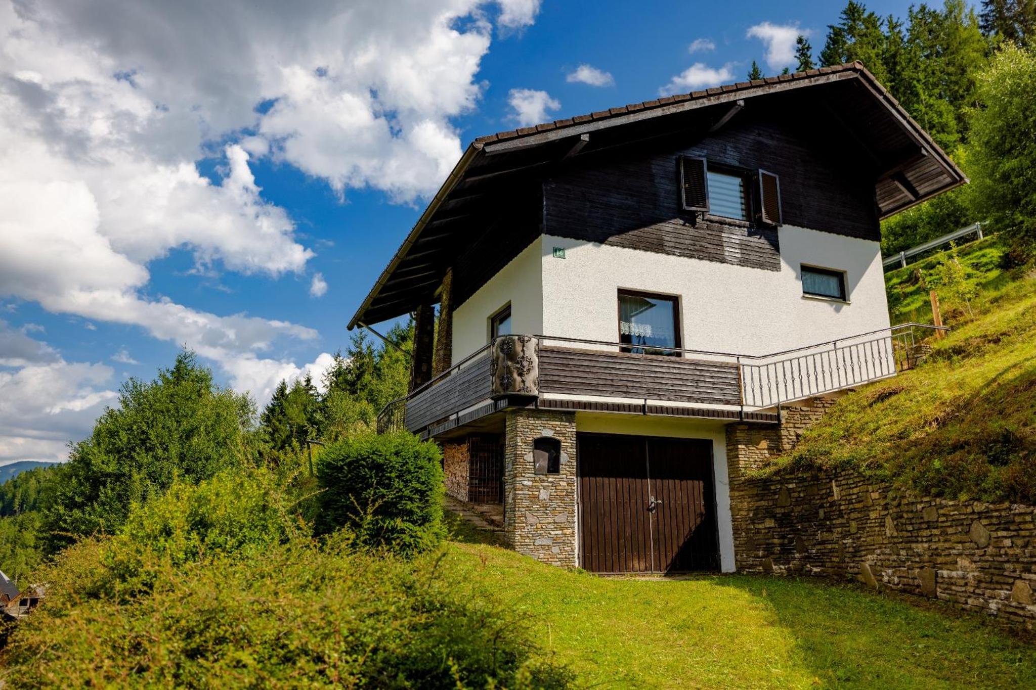 Three-Bedroom House photo 2
