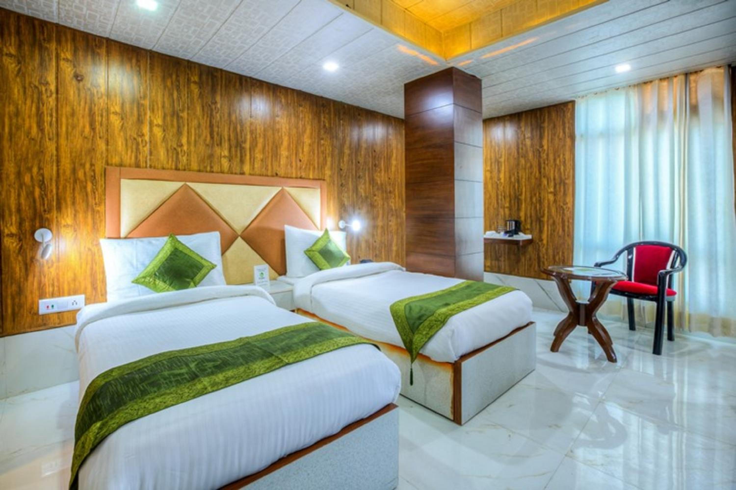 Deluxe Room - Photo 3
