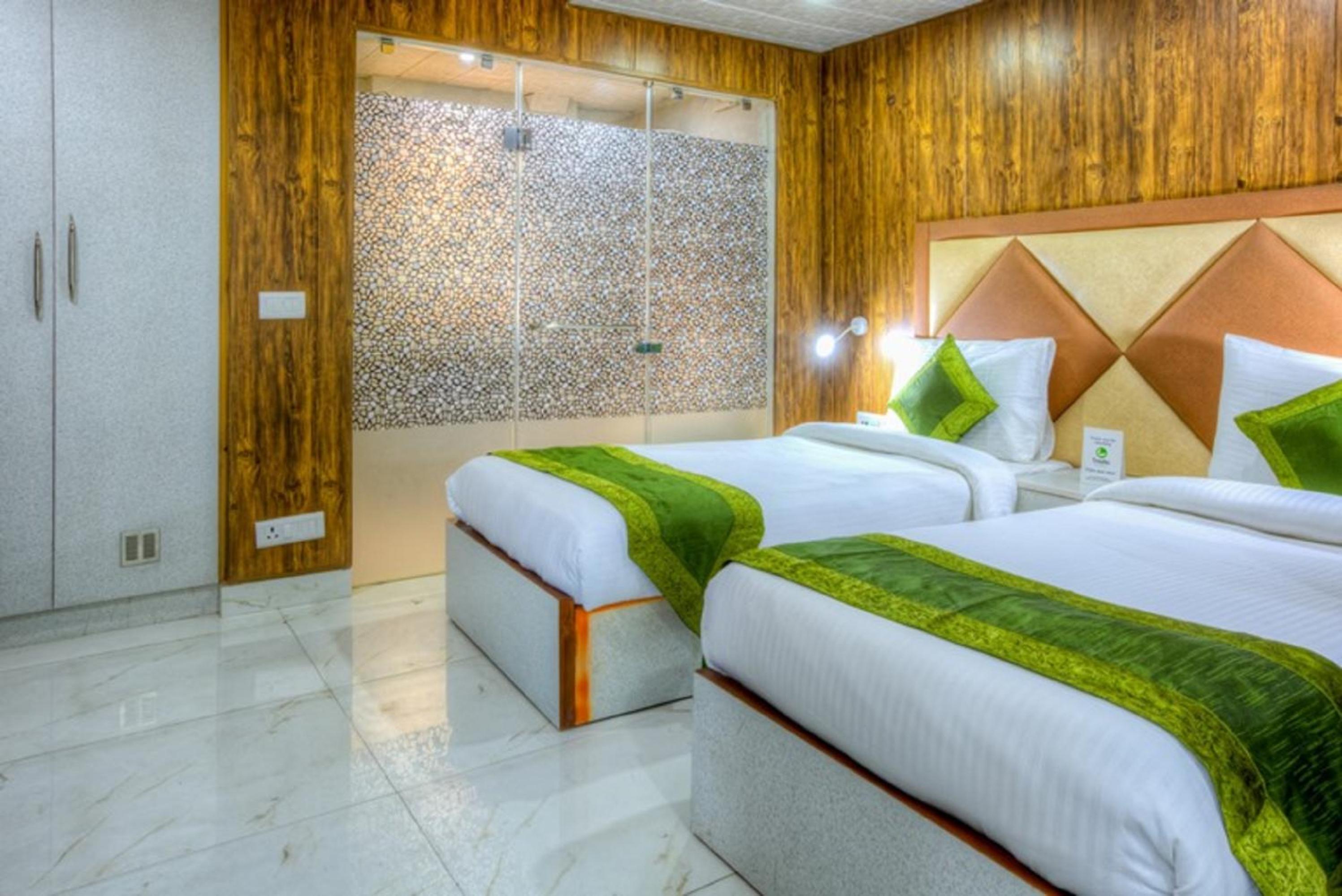 Deluxe Room - Photo 10