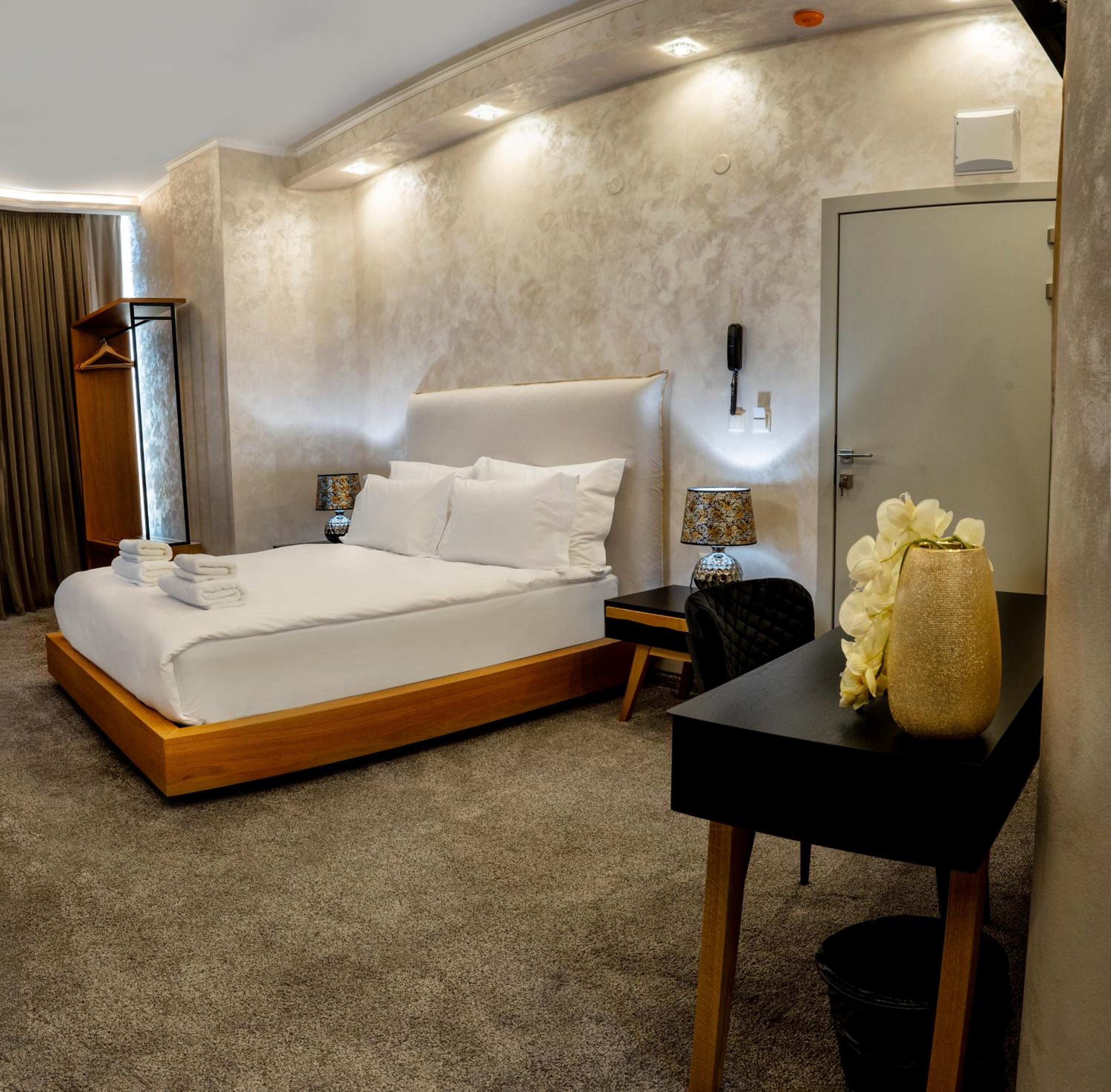 Superior Double Room - Photo 6