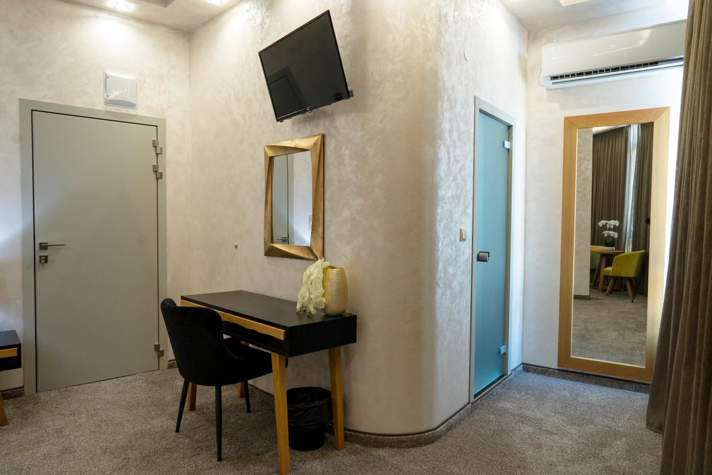 Superior Double Room - Photo 7