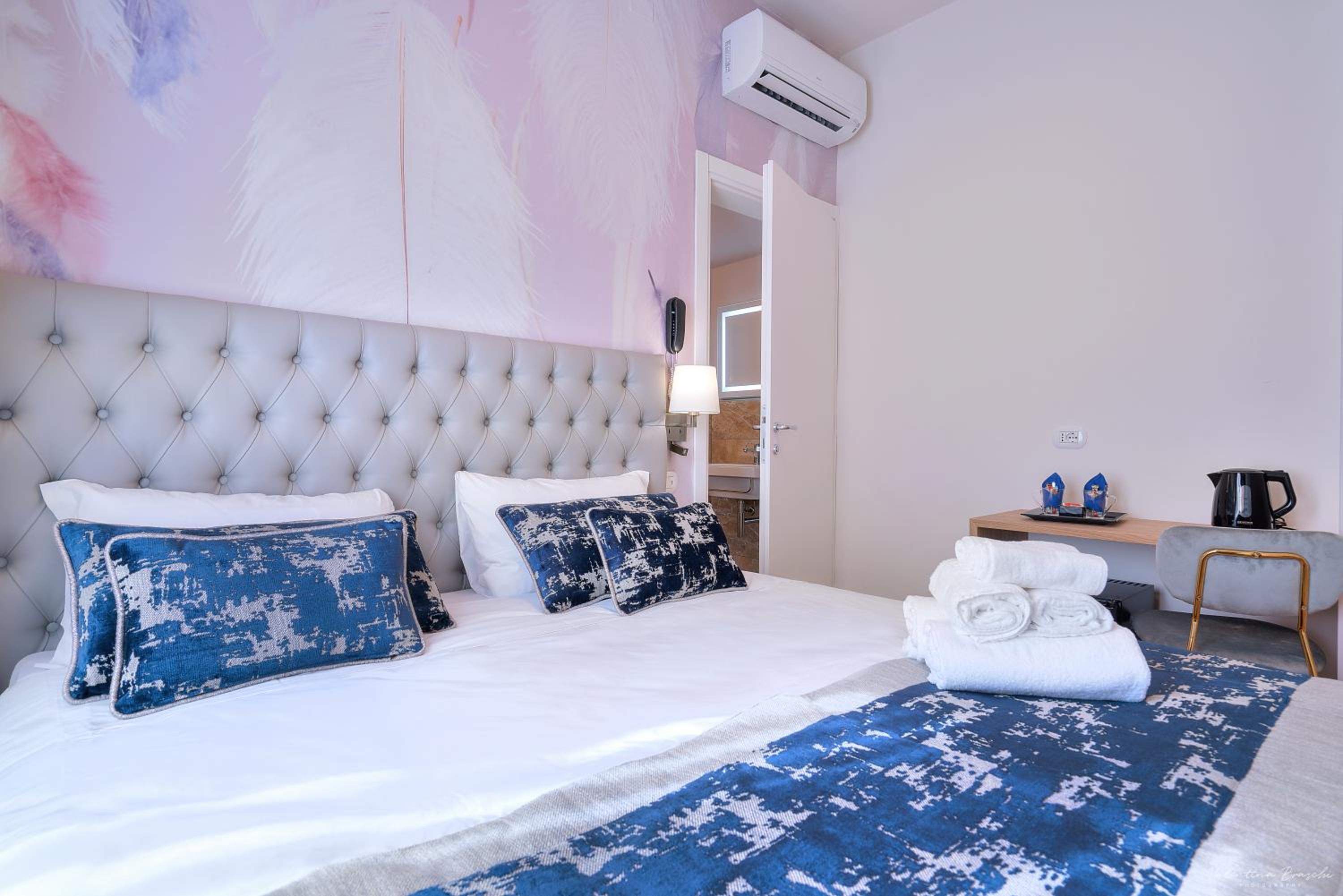 Double or Twin Room photo 3
