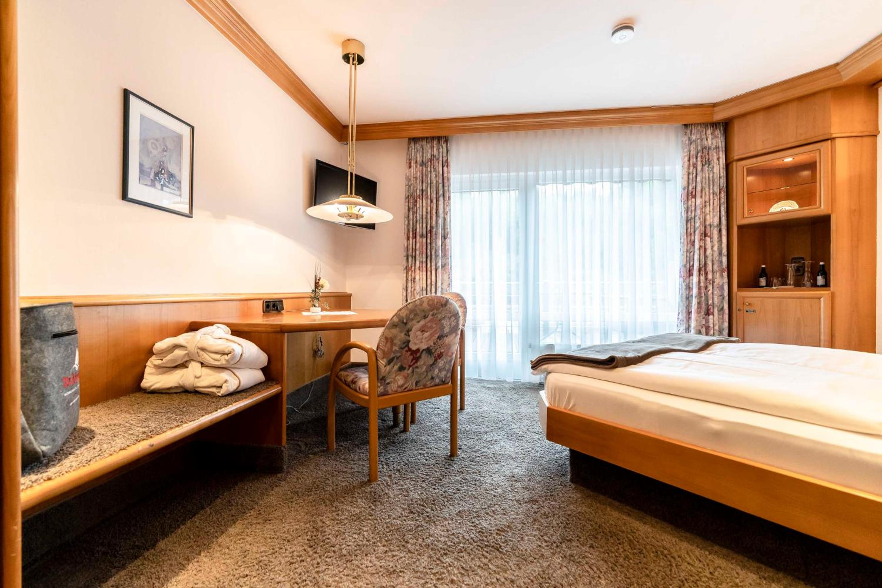 Deluxe Double Room - Photo 4