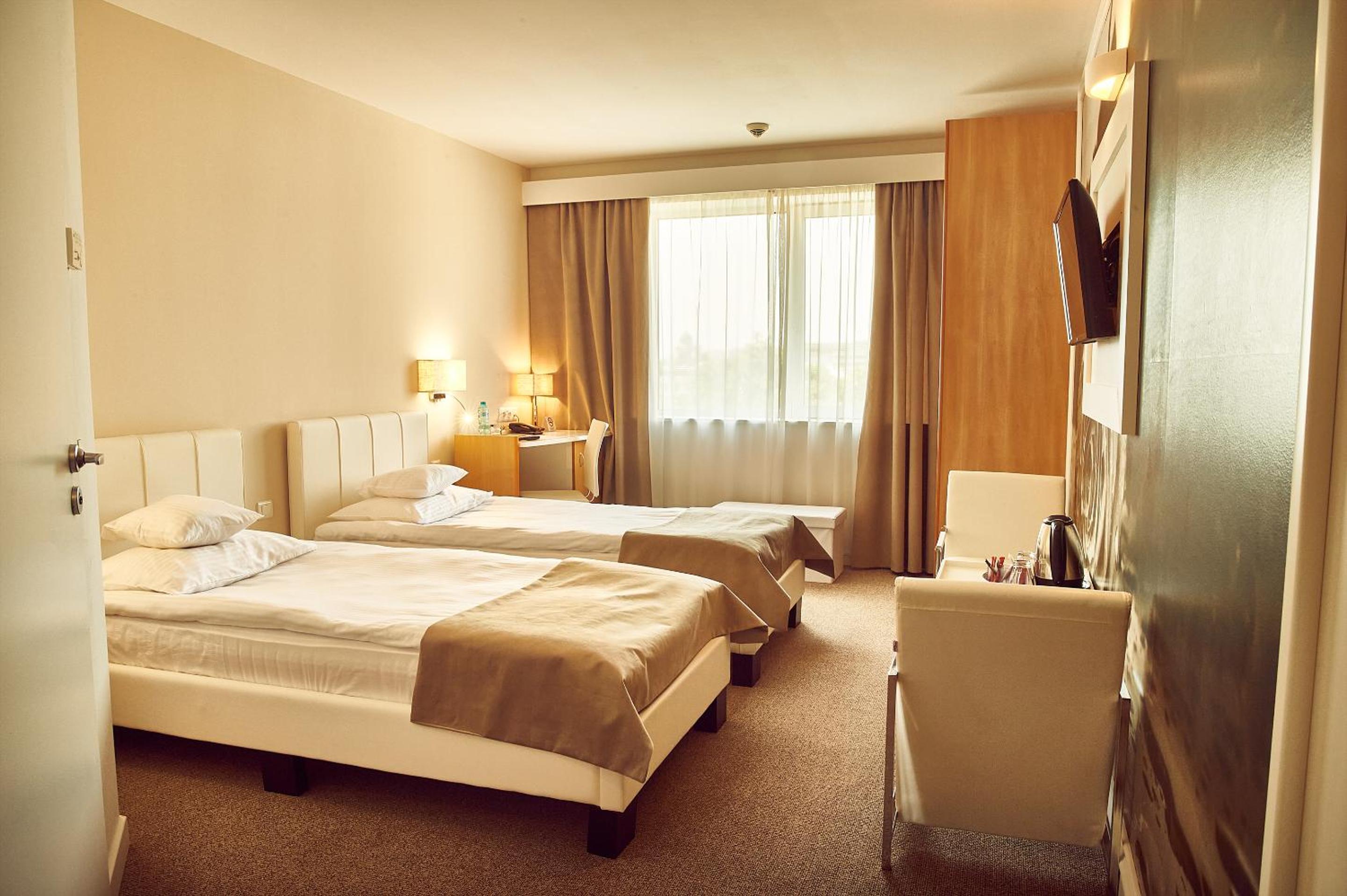 Standard Twin Room - Photo 5