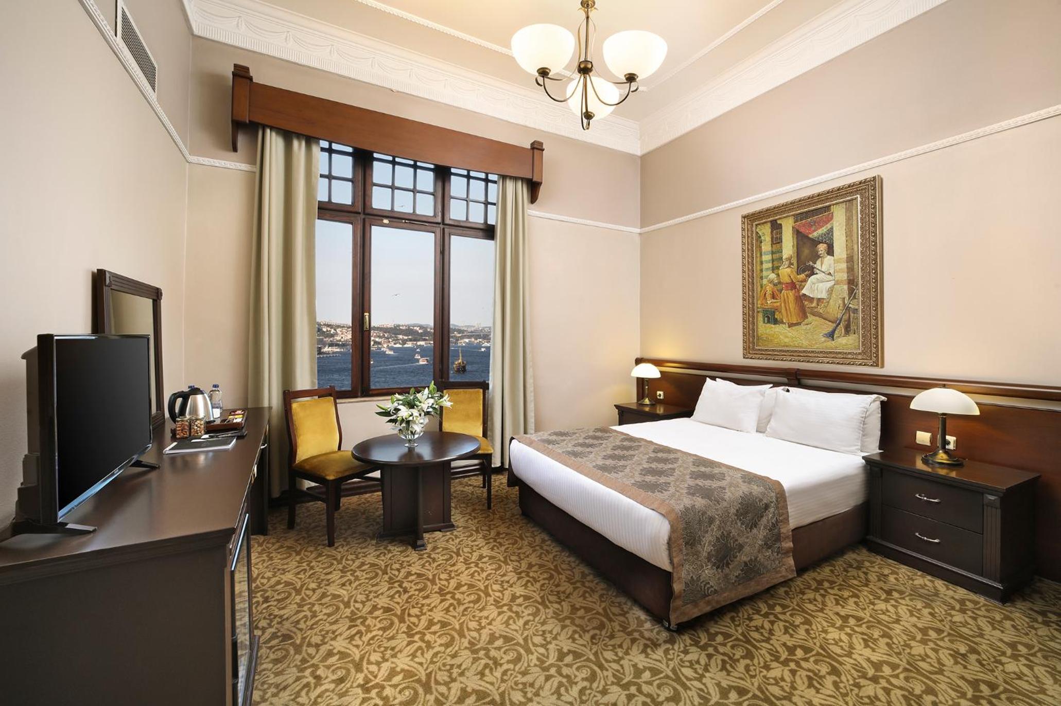 Deluxe Room with Bopshorus view, King or Twin photo 1