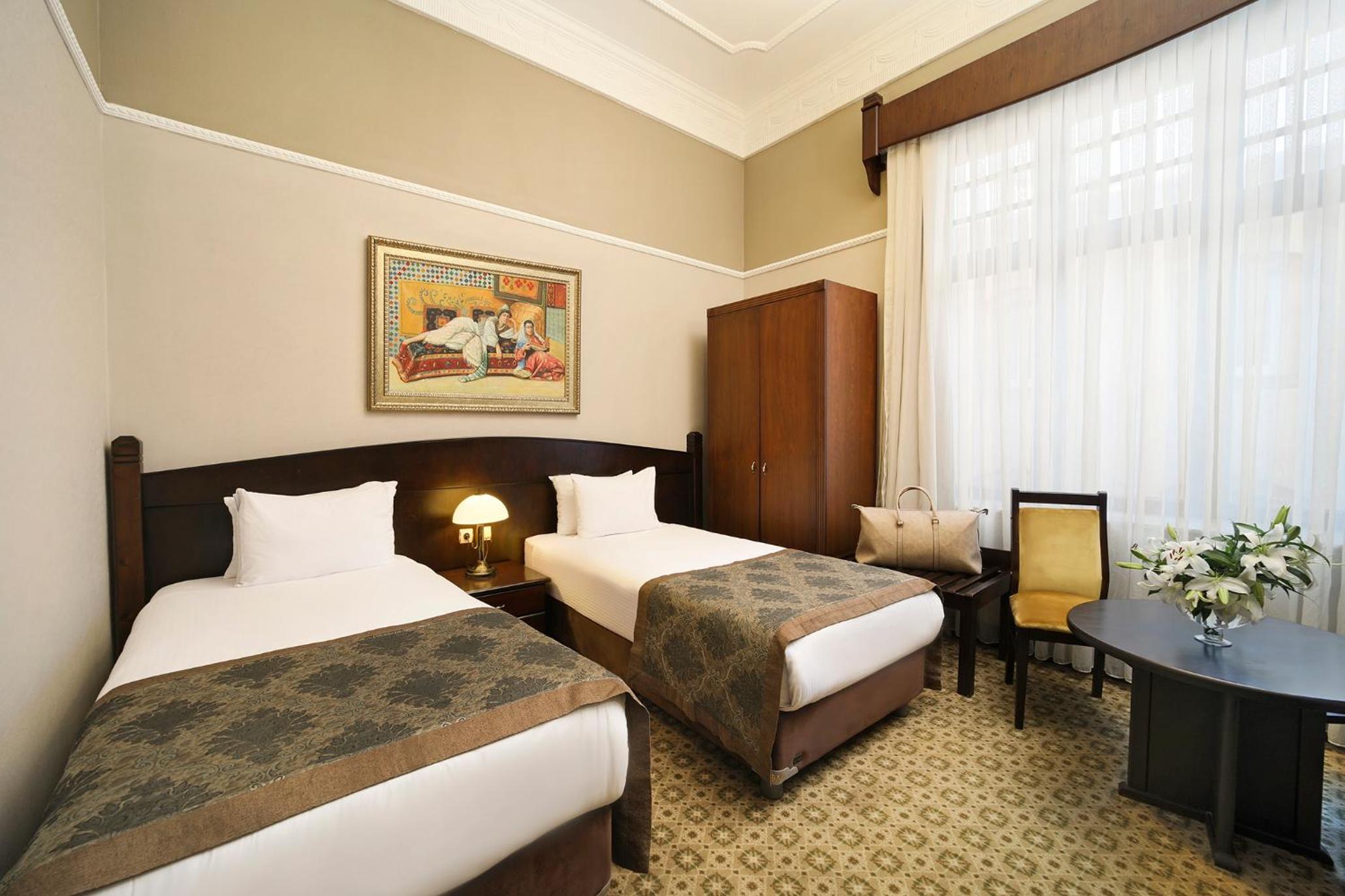 Superior Room, King or Twin photo 1