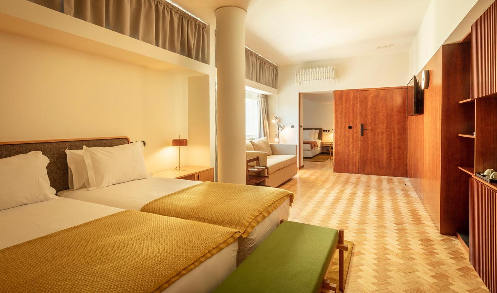 Deluxe Family Suite - Photo 1