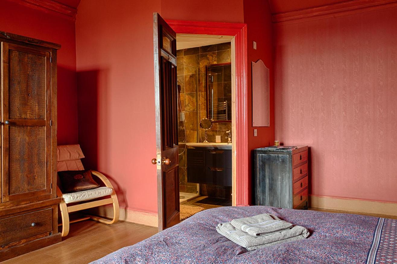 Superior King Room - Photo 4