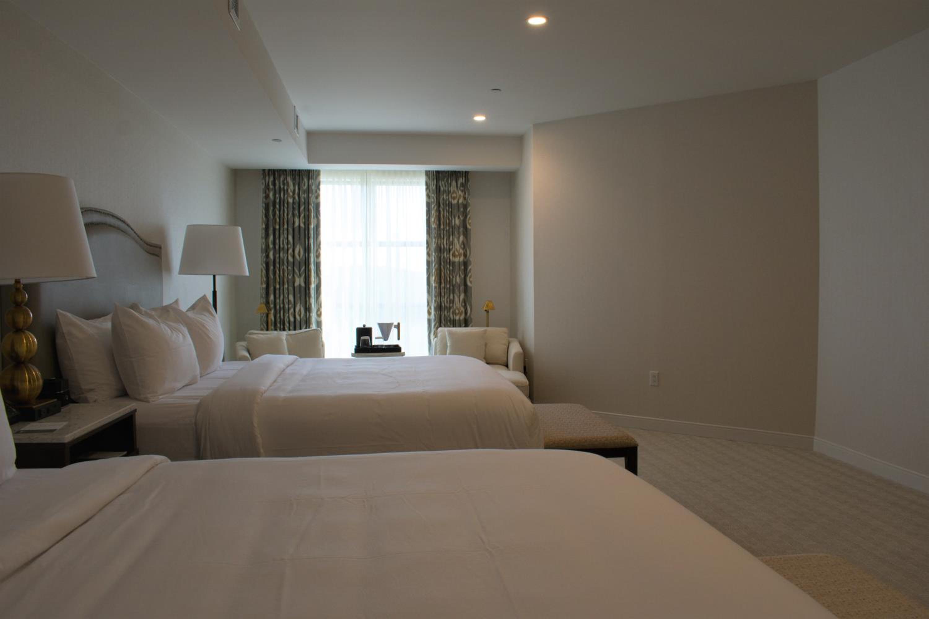 	 Accessible Lakeview Double King Suite - Yoga & Wellness Activities photo 2