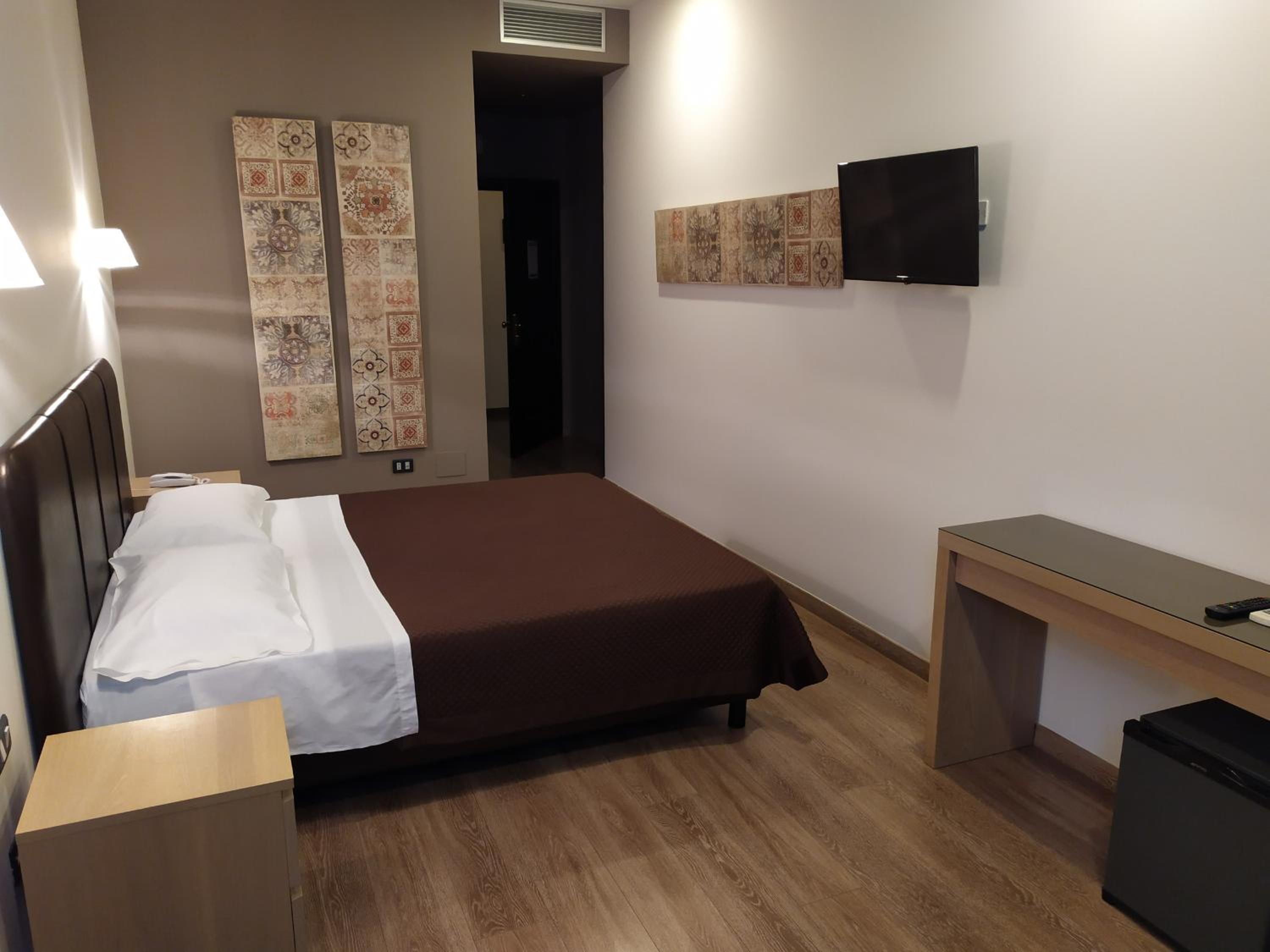 Double Room With Private Bathroom photo 2