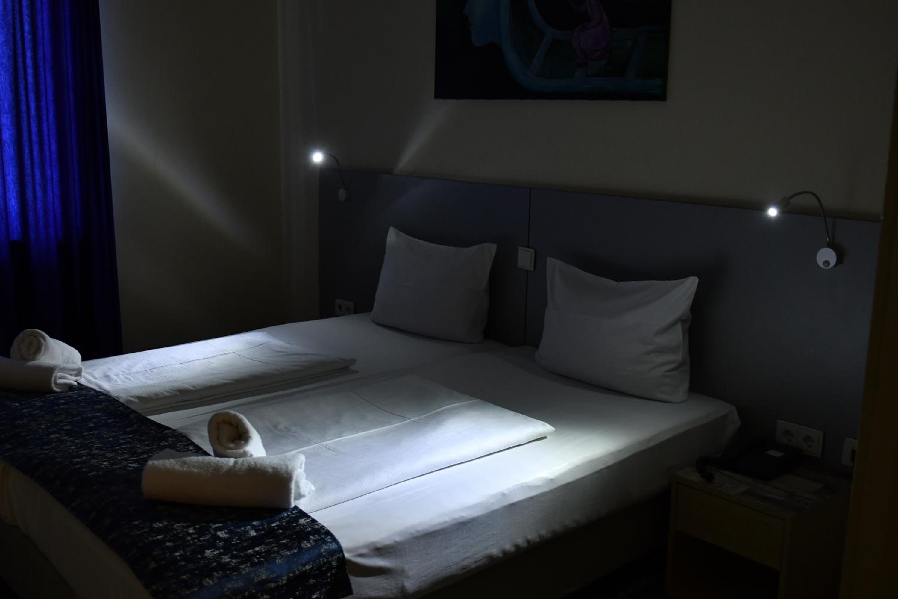 Twin Room - Photo 6