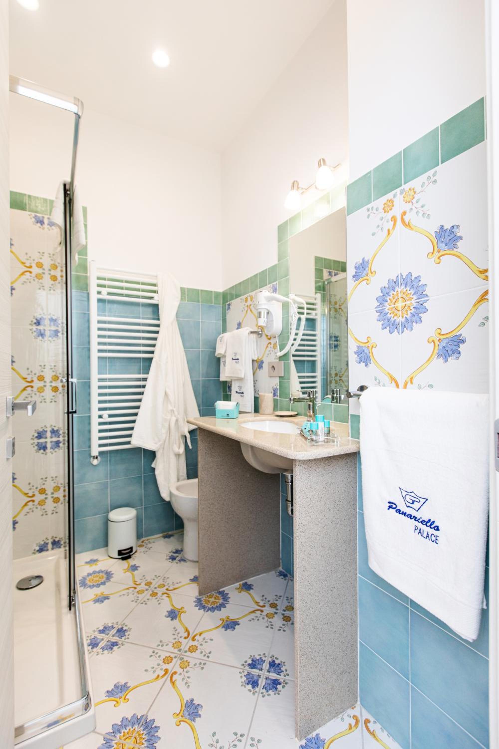 Deluxe Double Room with Sea View - Photo 2