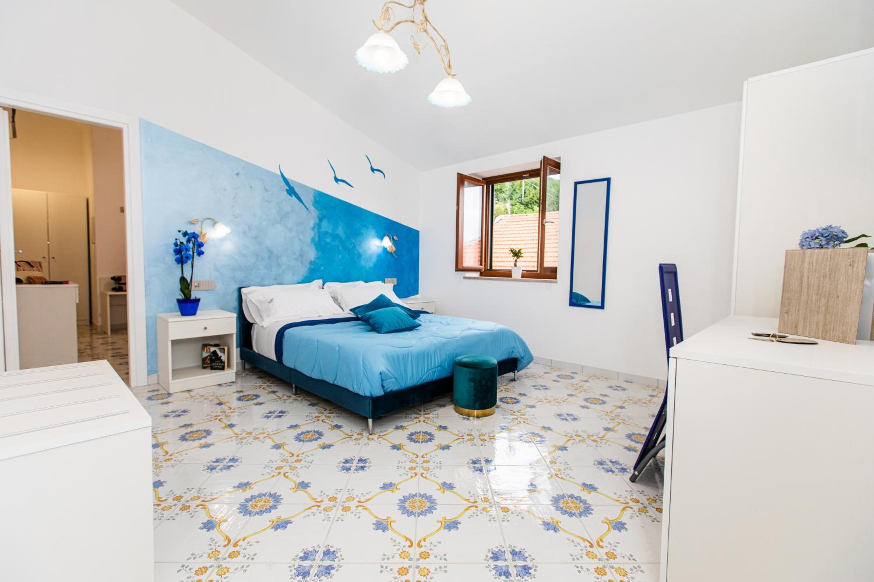 Double Room with Lateral Mountain View - Photo 1