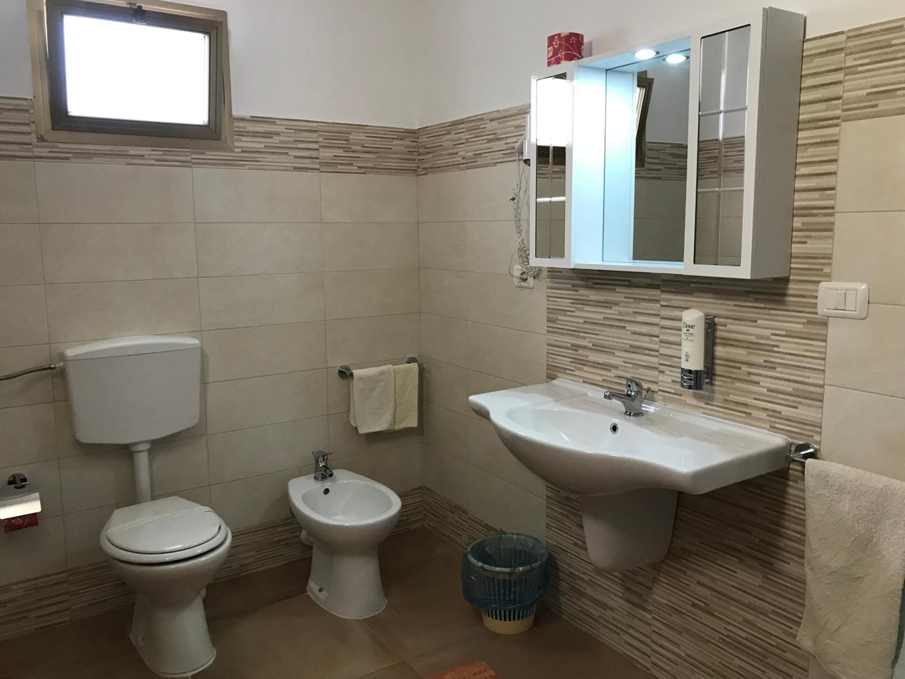 Standard Double Room - Photo 15