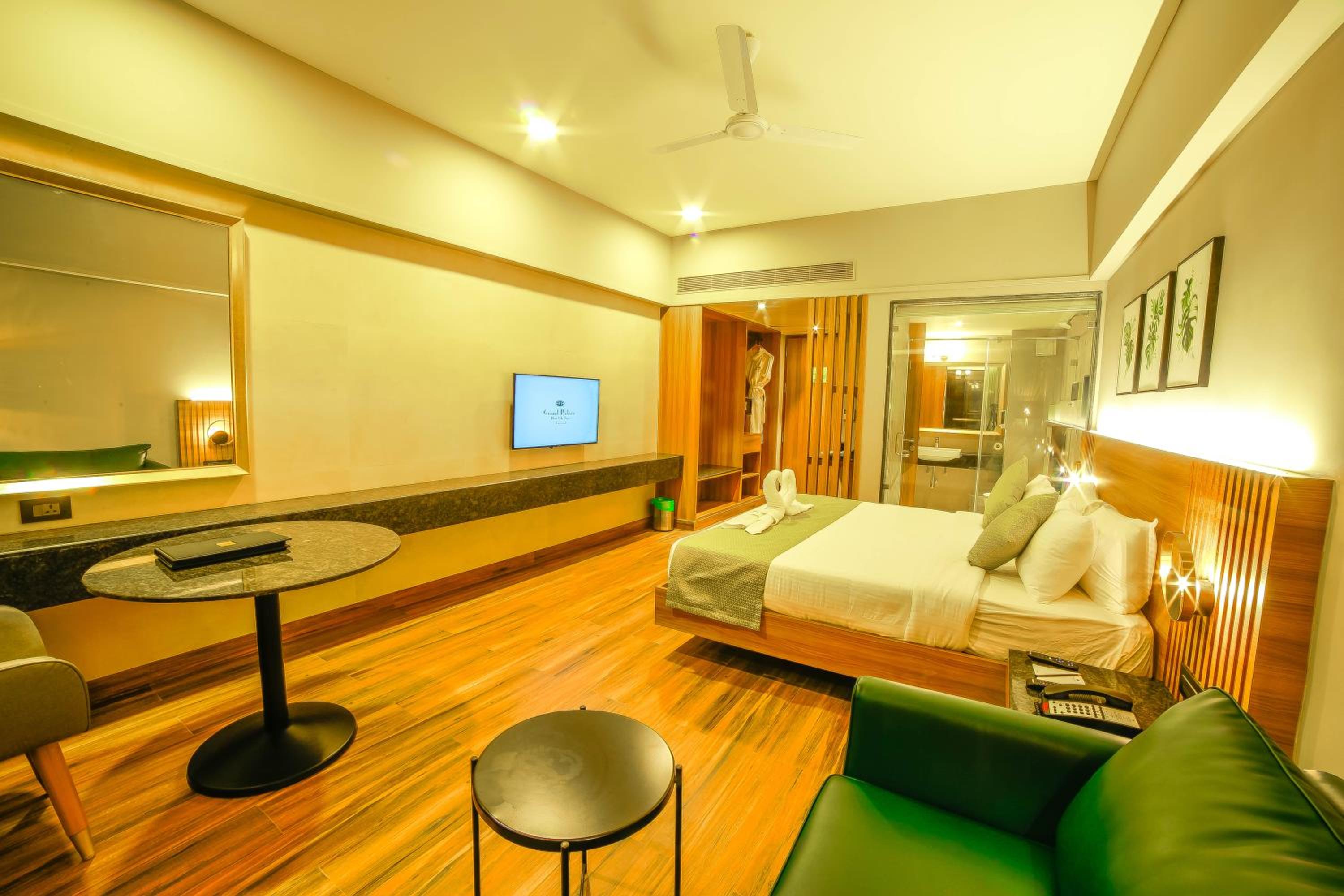 Superior King Room - Photo 5