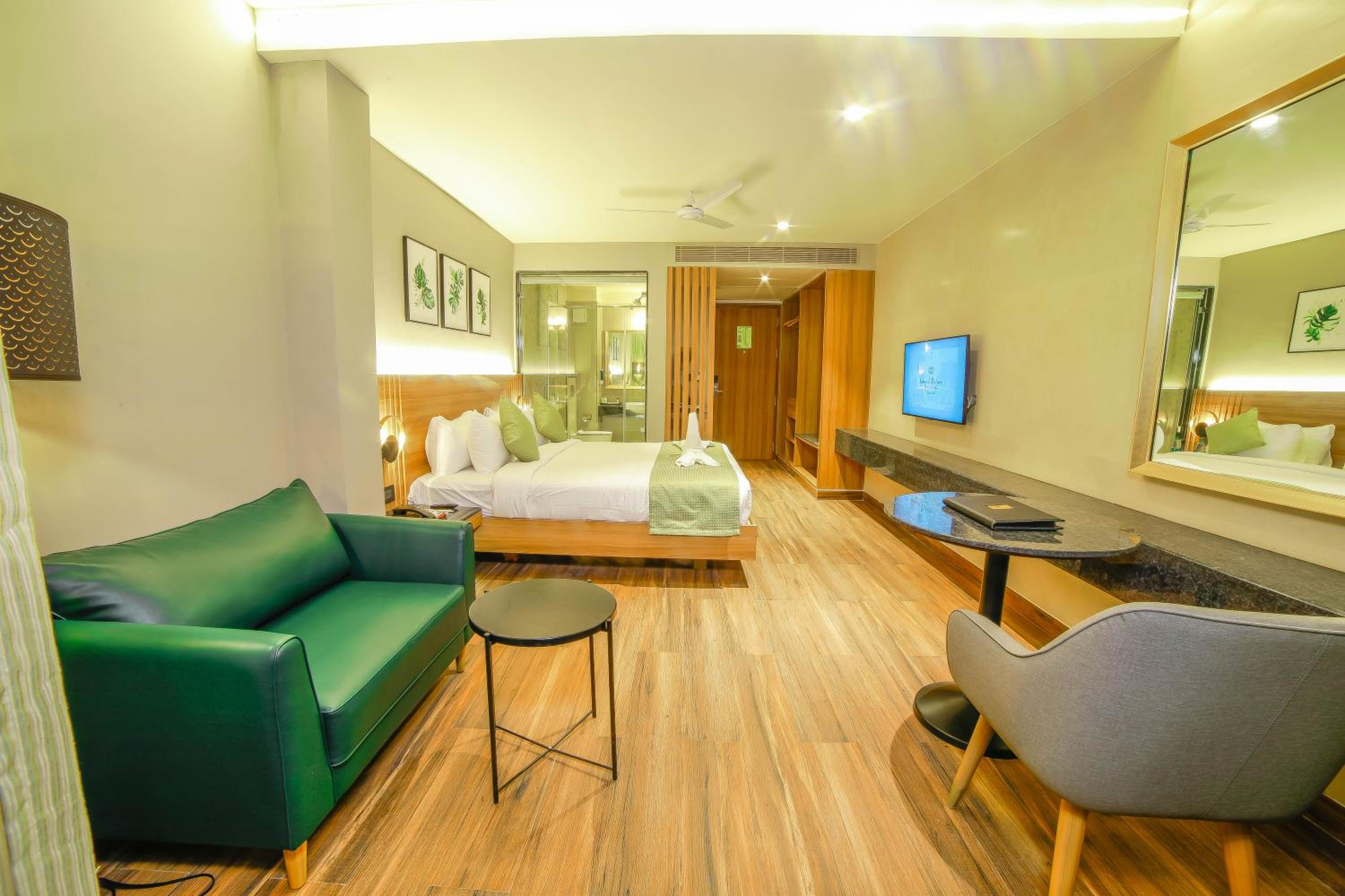 Superior King Room - Photo 2