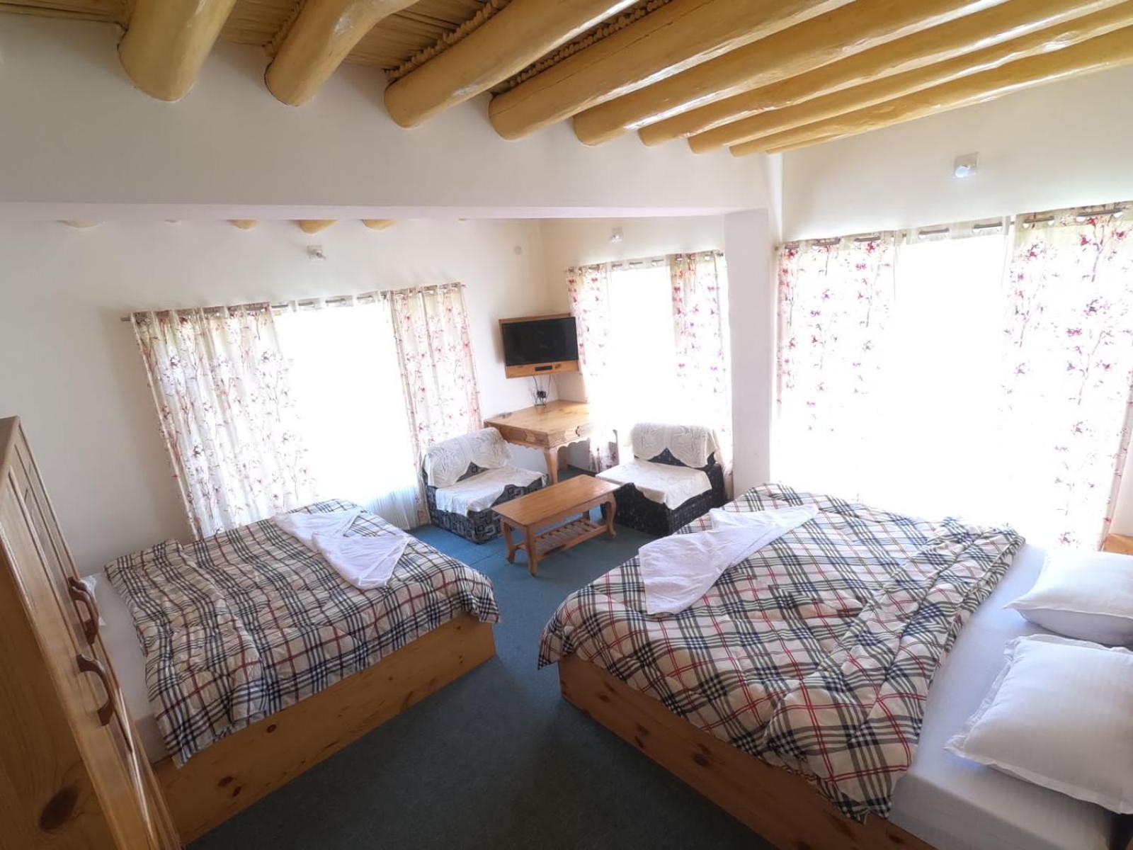 Quadruple Room with Private Bathroom