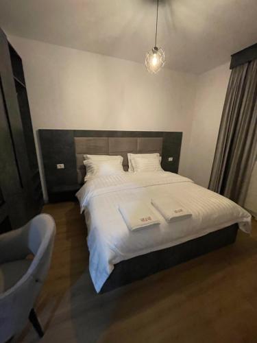 King Room with Mountain View