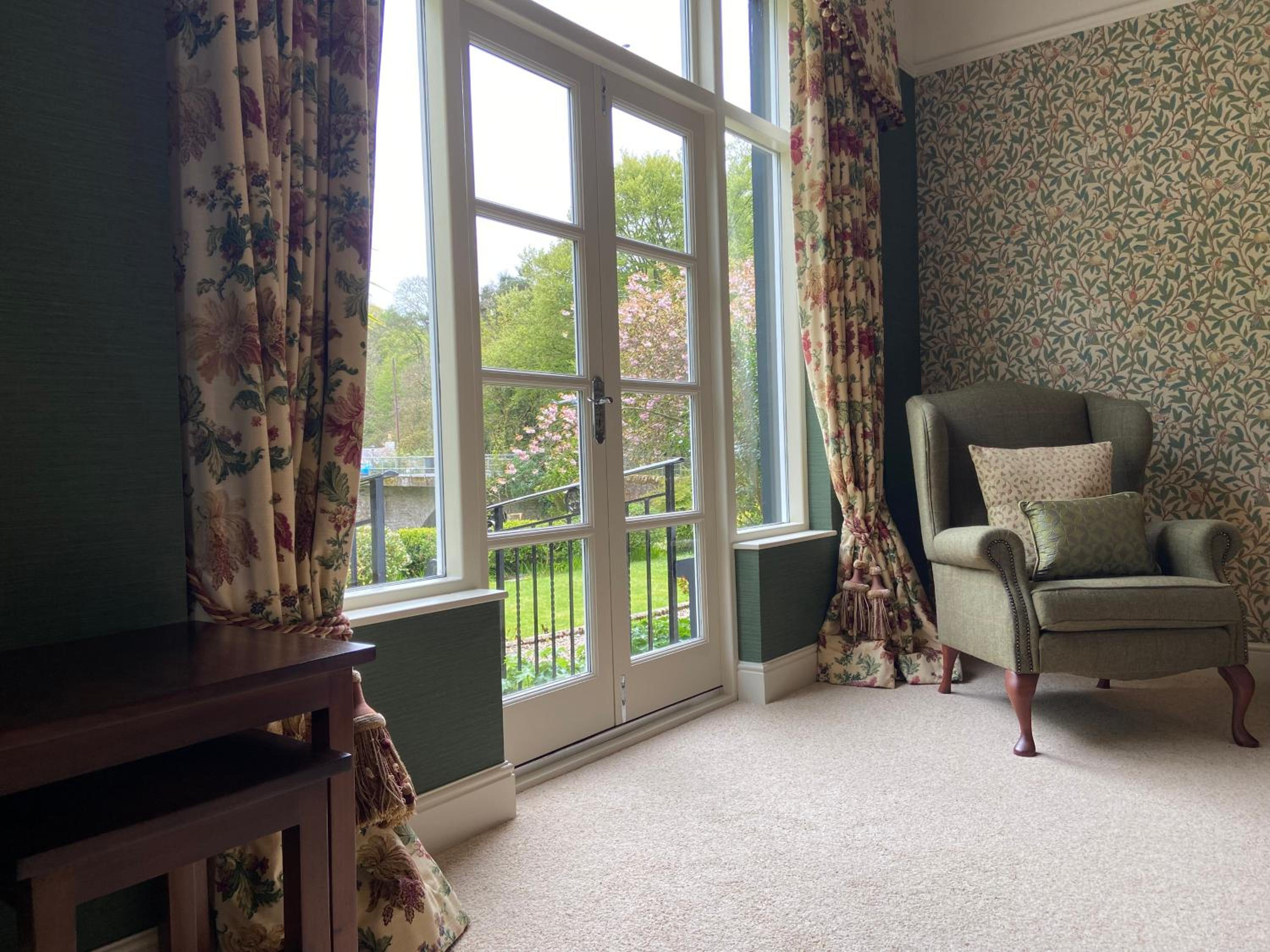 Deluxe King Suite