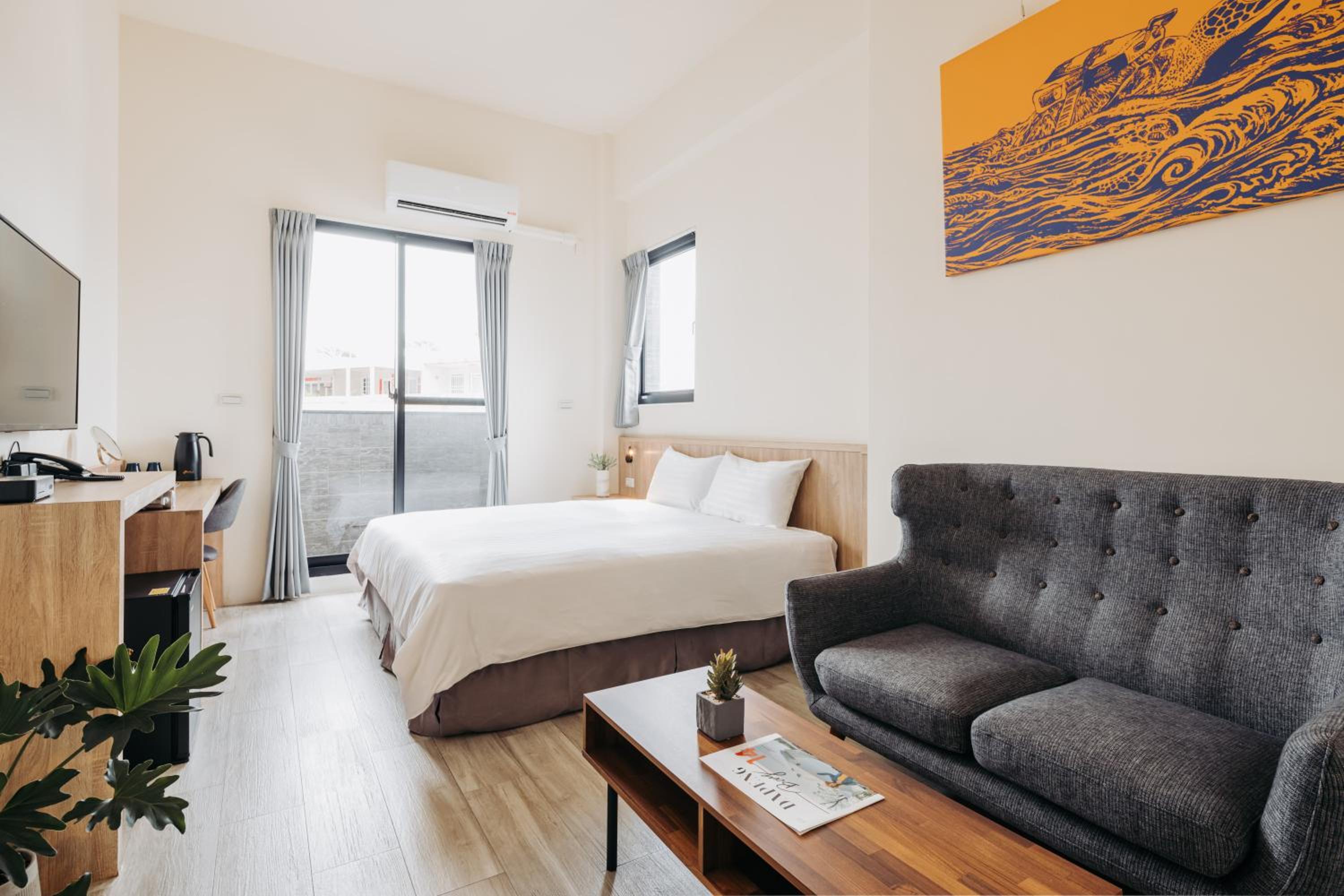 Deluxe Double Room with Balcony photo 1