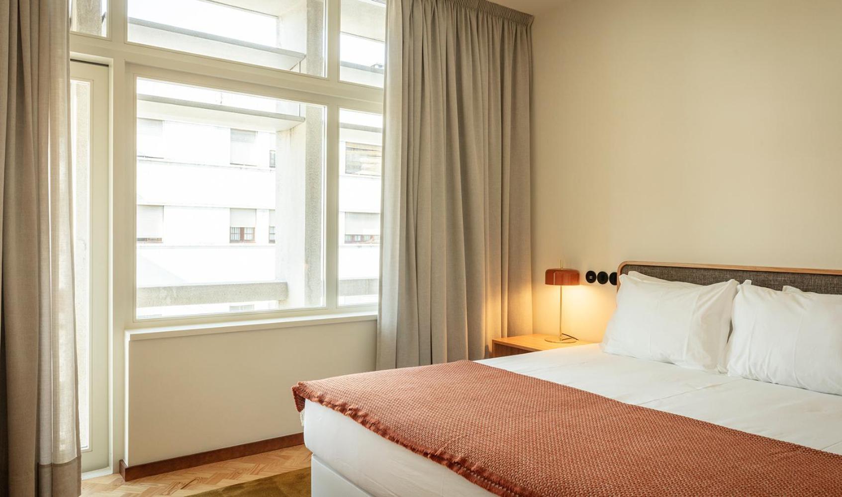Deluxe Family Suite - Photo 6