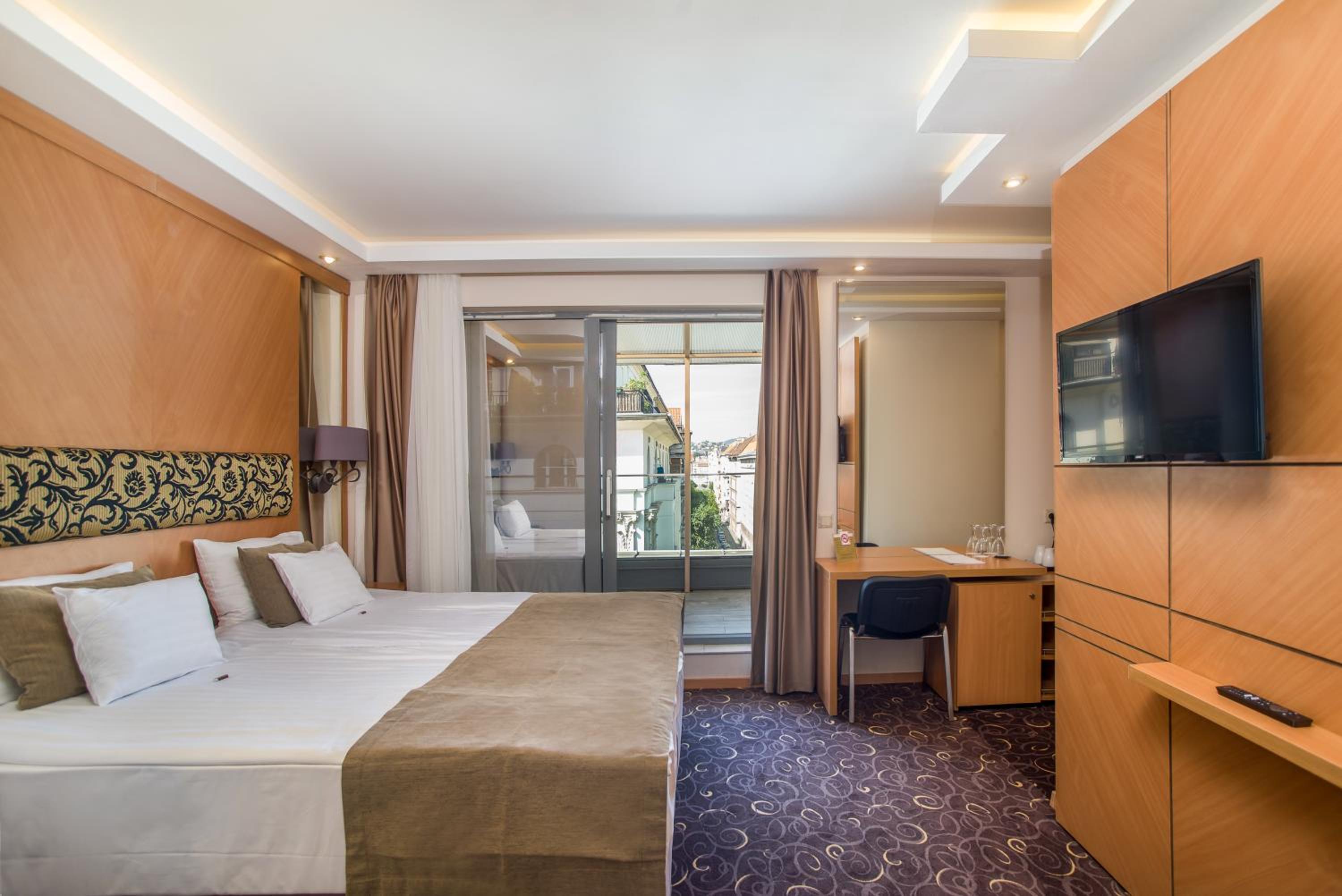 Deluxe Double Room - Photo 1
