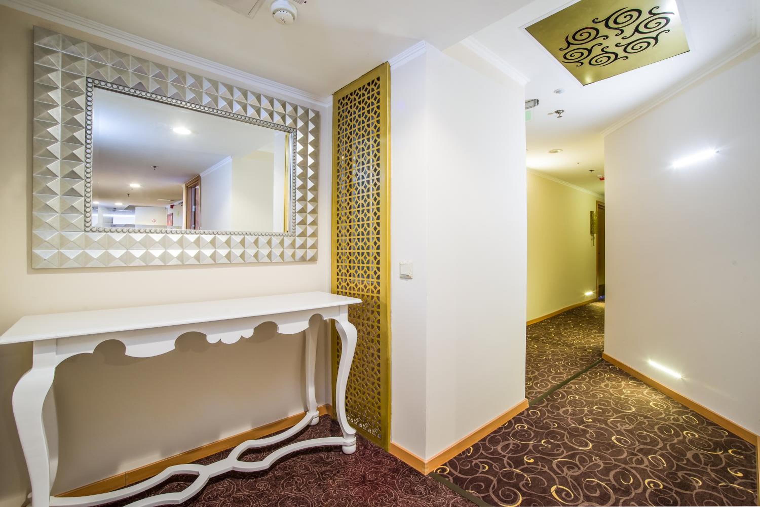 Deluxe Double Room - Photo 8